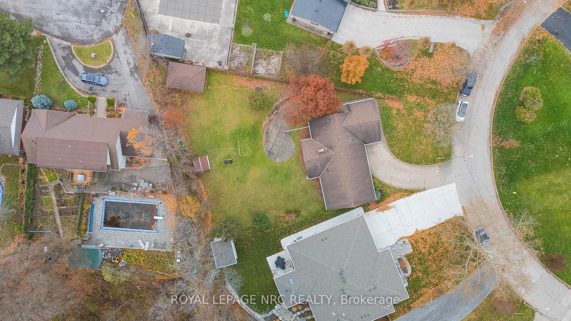 Photo 23 of 202 Woodside Drive, St. Catharines, Glendale/Glenridge — HOMEH