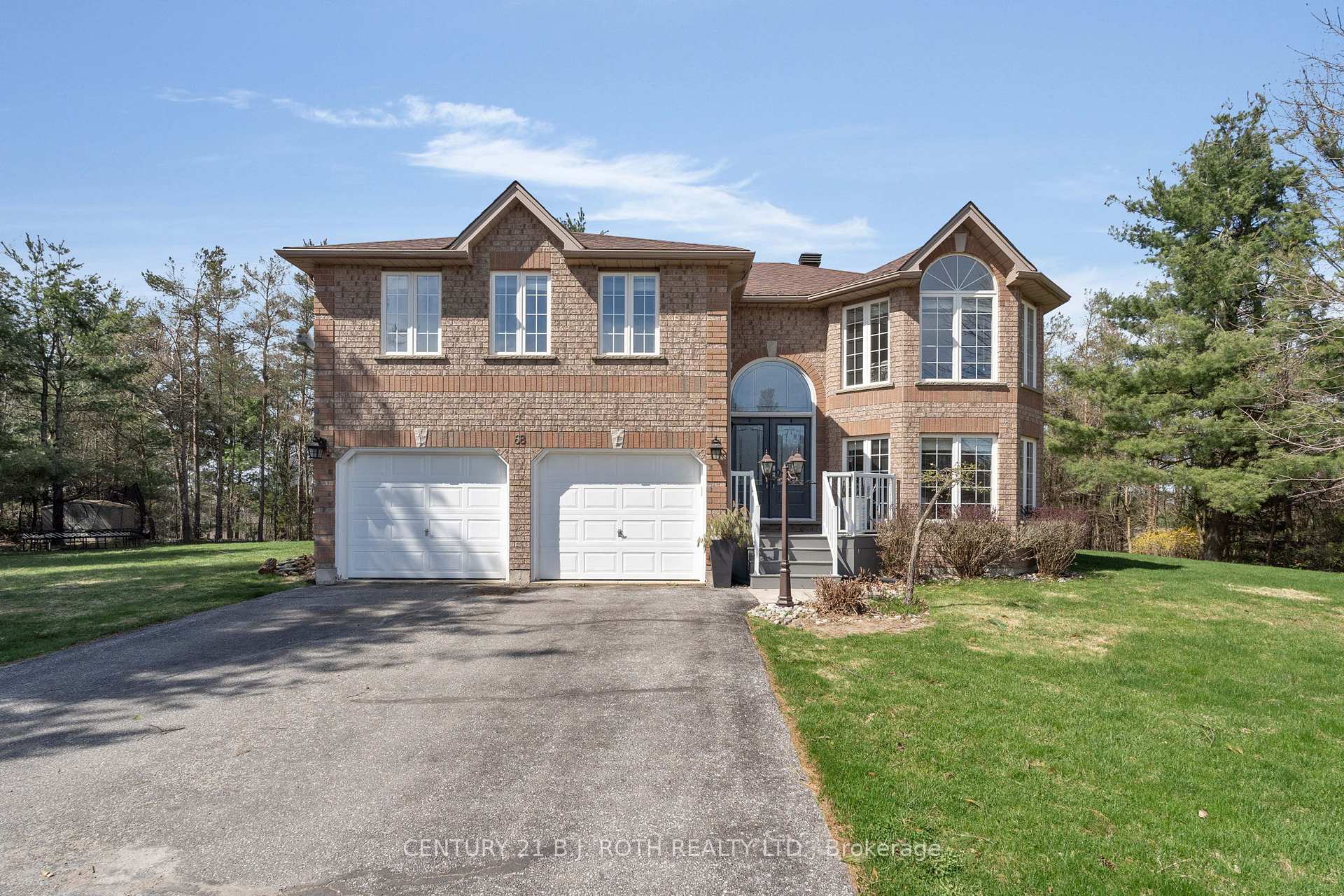 Photo 1 of 68 Davenport Drive, Springwater, Hillsdale — HOMEH