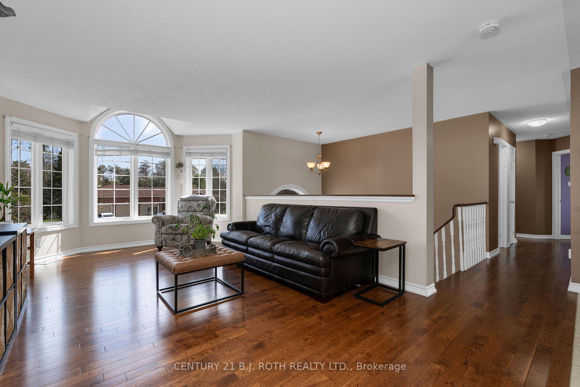 Photo 4 of 68 Davenport Drive, Springwater, Hillsdale — HOMEH