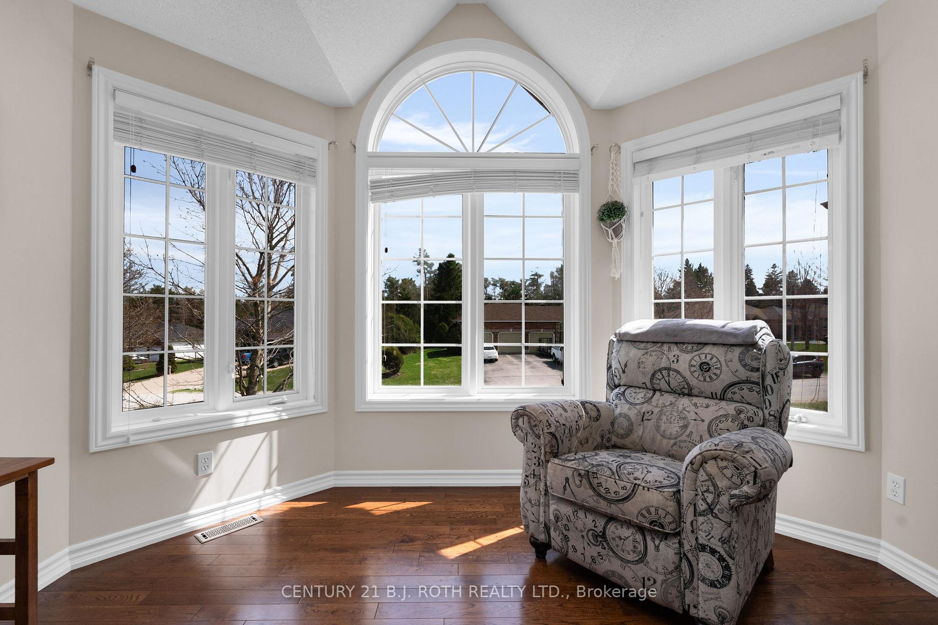 Photo 6 of 68 Davenport Drive, Springwater, Hillsdale — HOMEH