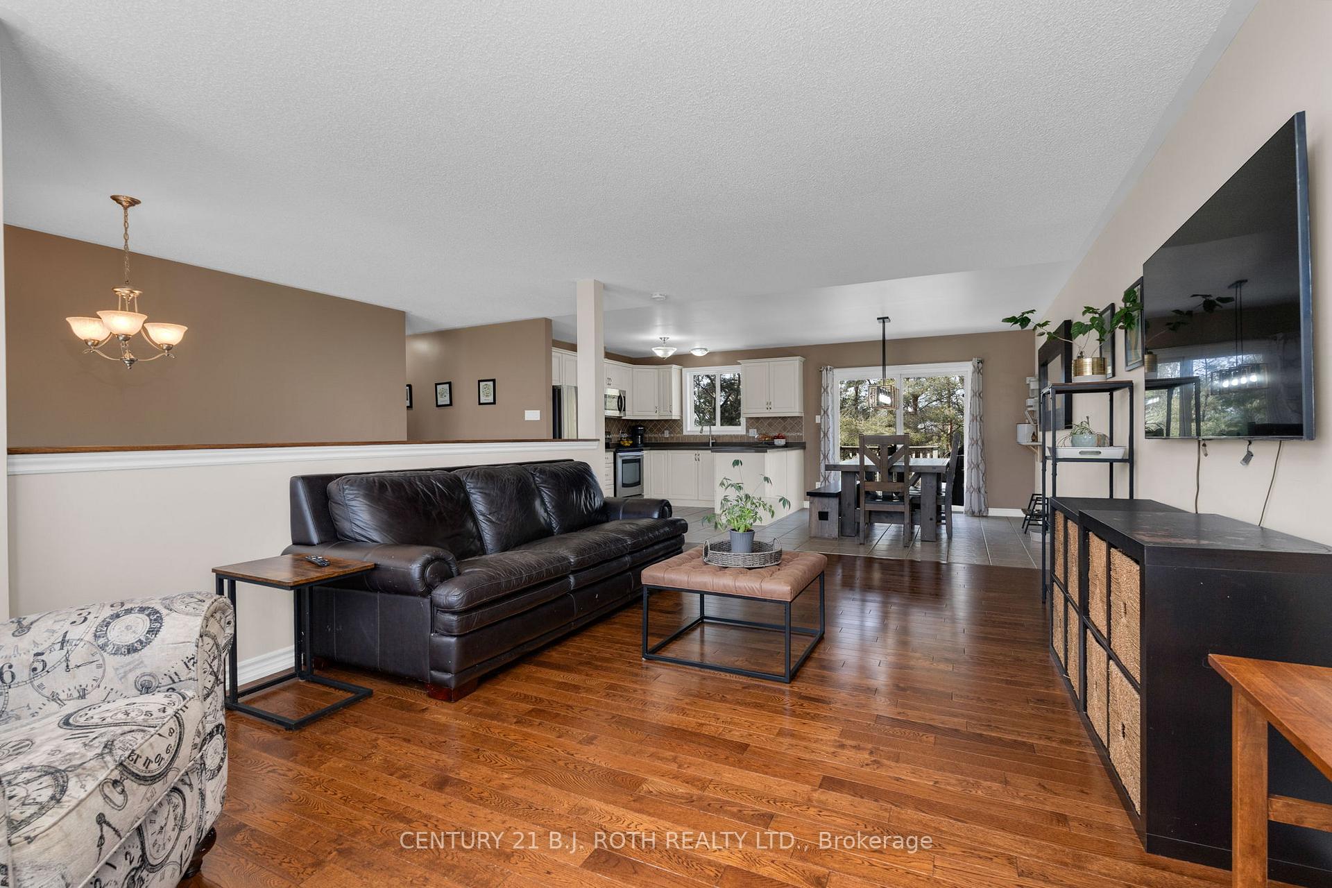 Photo 7 of 68 Davenport Drive, Springwater, Hillsdale — HOMEH