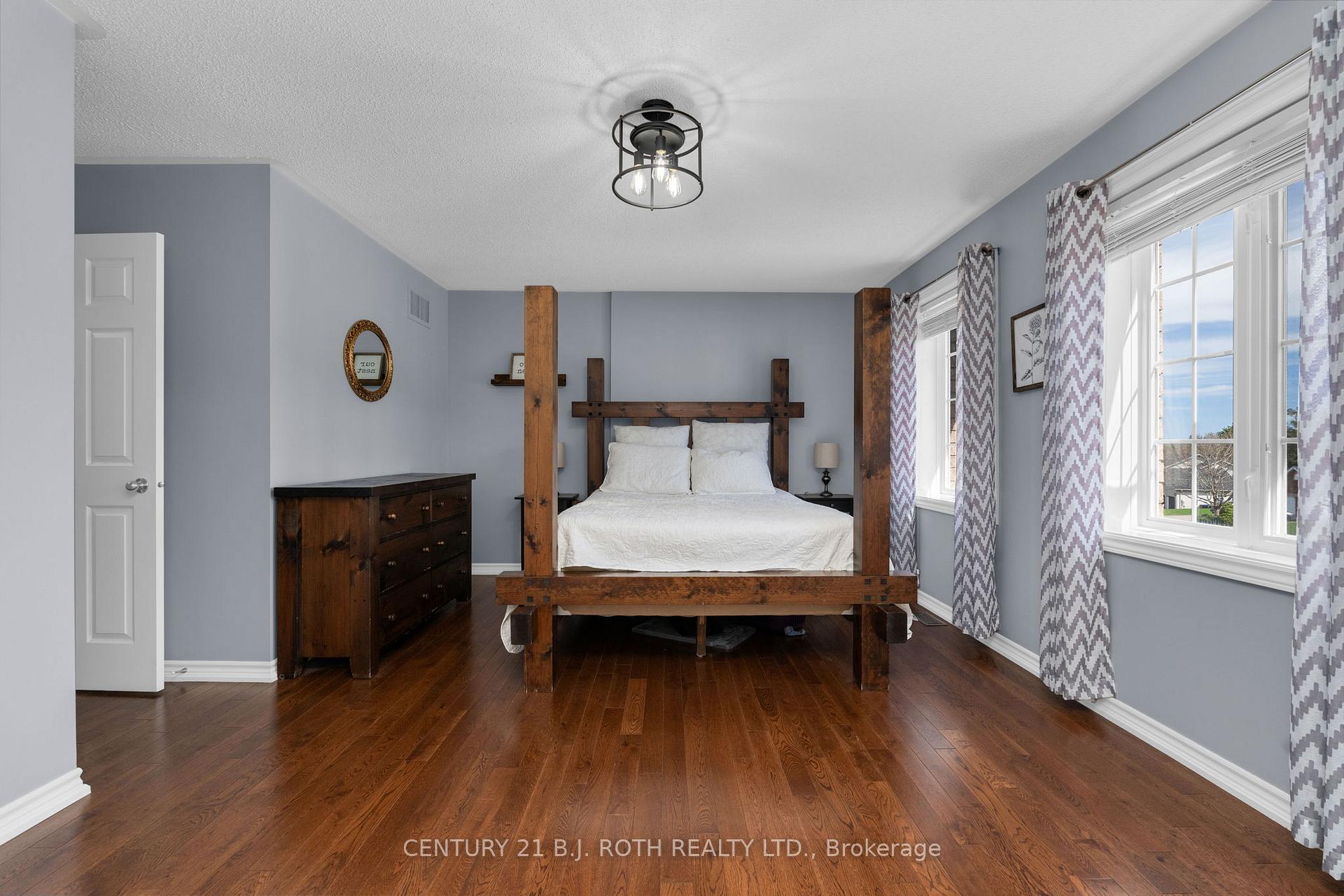 Photo 16 of 68 Davenport Drive, Springwater, Hillsdale — HOMEH