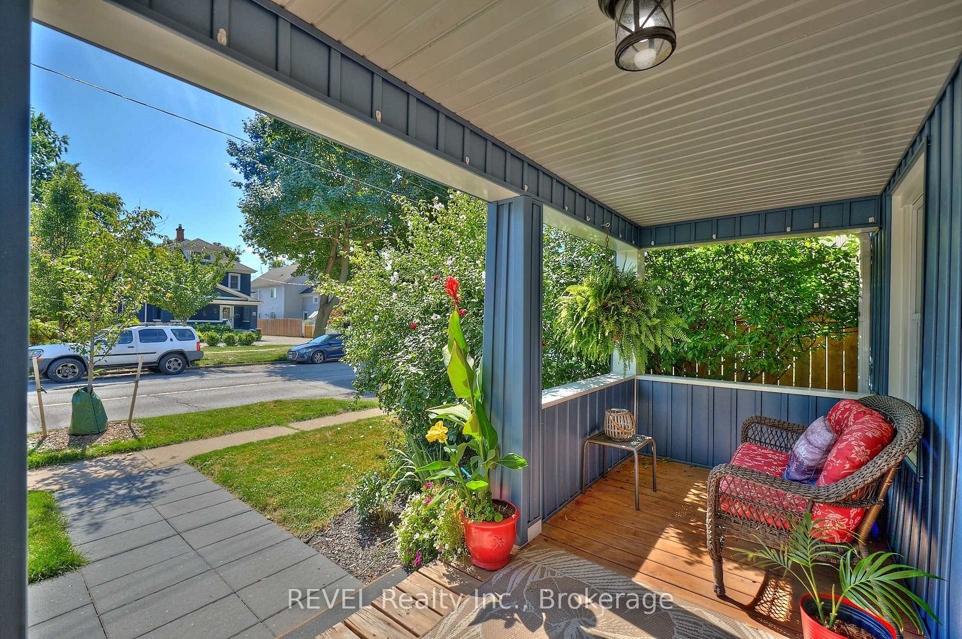 Photo 5 of 146 Main Street, St. Catharines, Port Dalhousie — HOMEH
