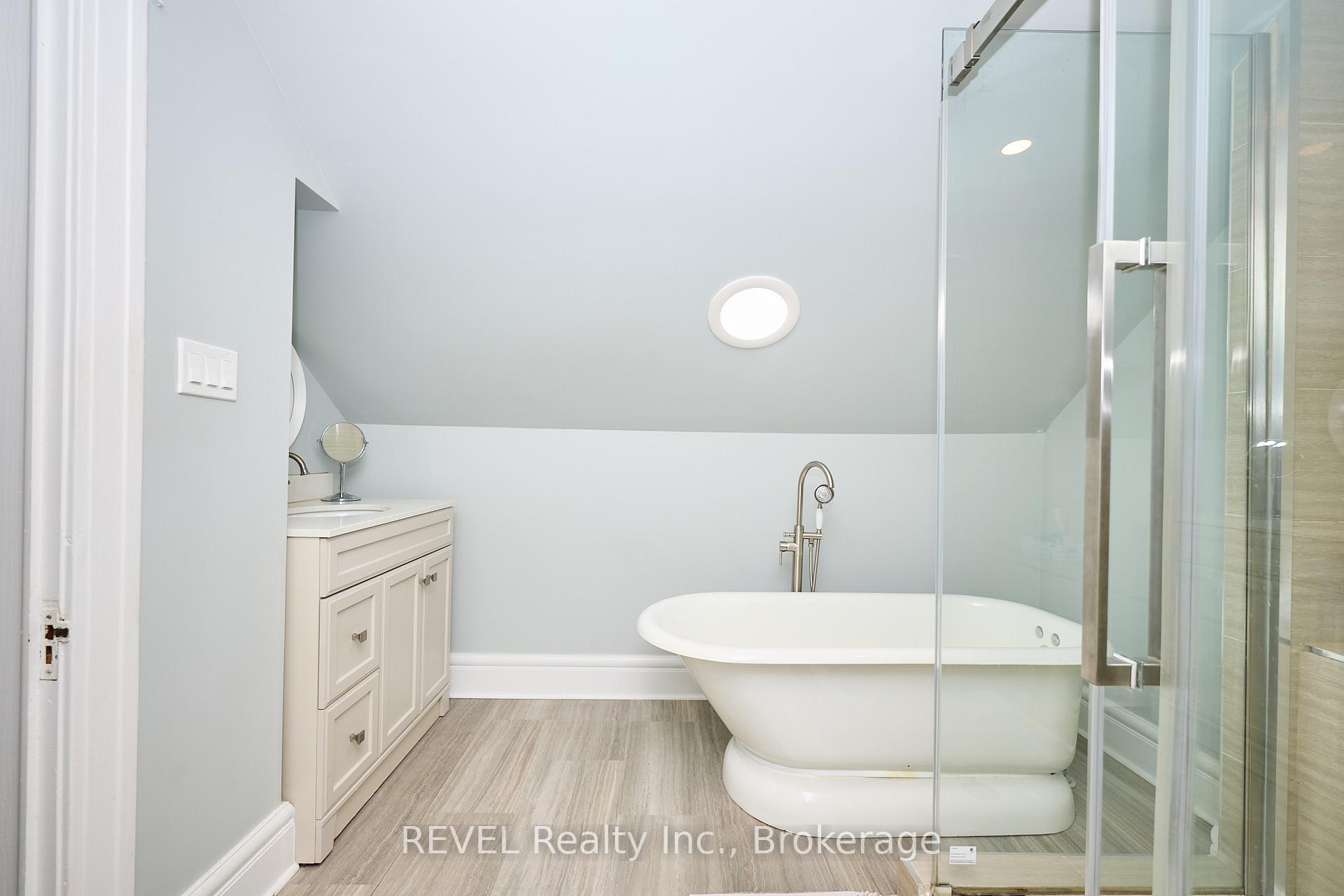 Photo 22 of 146 Main Street, St. Catharines, Port Dalhousie — HOMEH