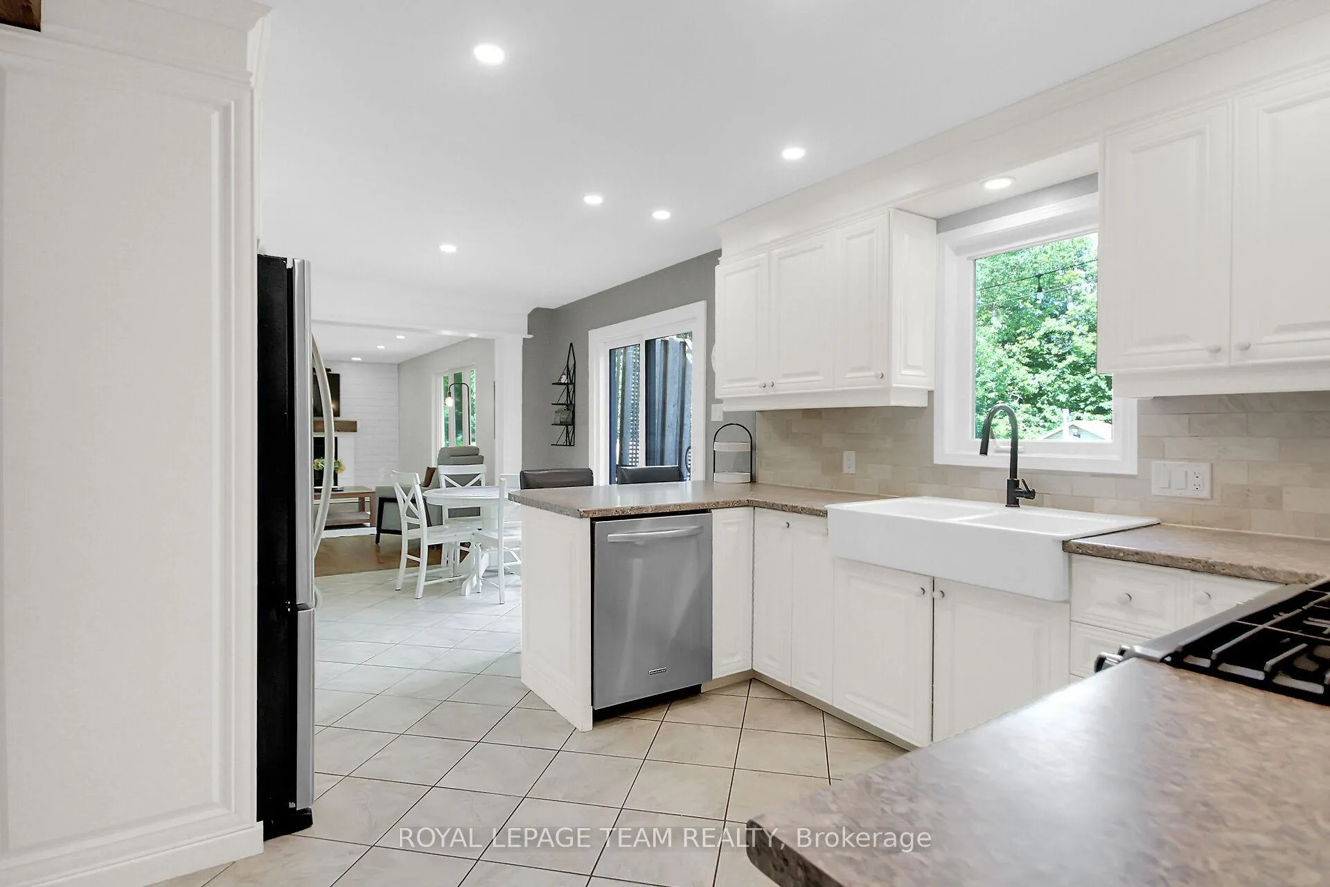 Photo 11 of 7117 Quinnfield Way, Ottawa, Greely — HOMEH