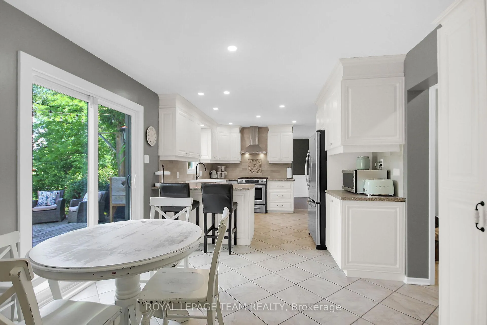 Photo 12 of 7117 Quinnfield Way, Ottawa, Greely — HOMEH