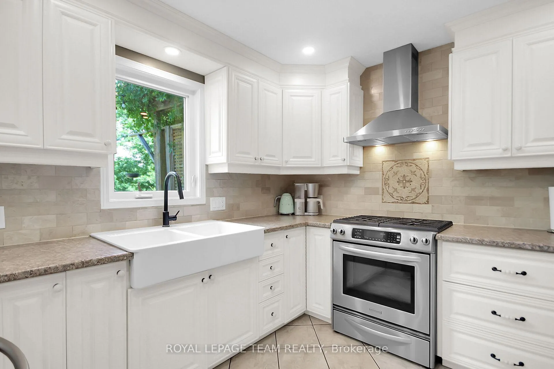 Photo 14 of 7117 Quinnfield Way, Ottawa, Greely — HOMEH