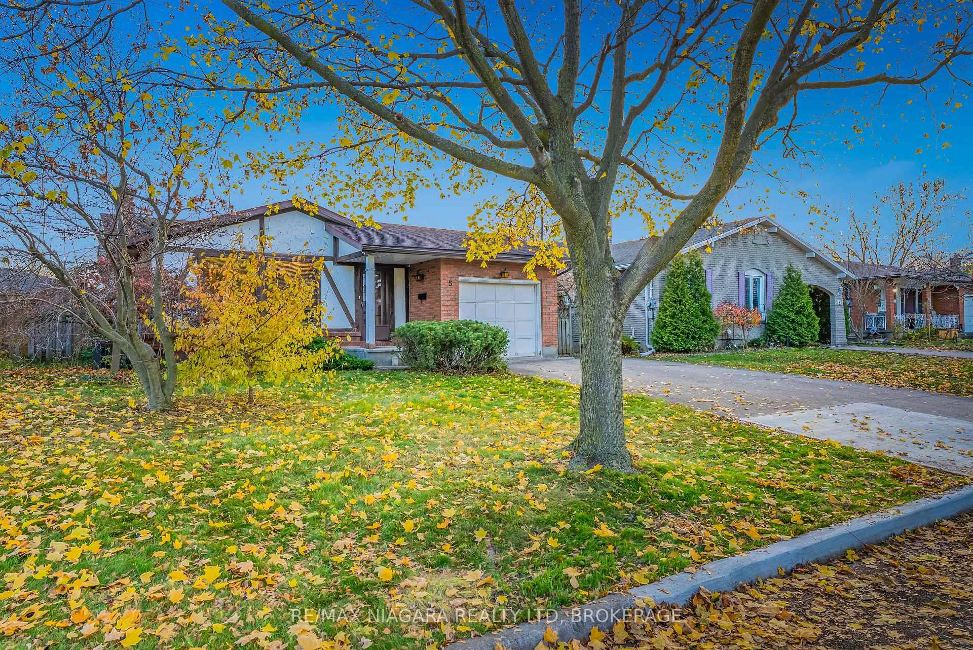 Photo 4 of 5 Rene Lane, St. Catharines, Secord Woods — HOMEH