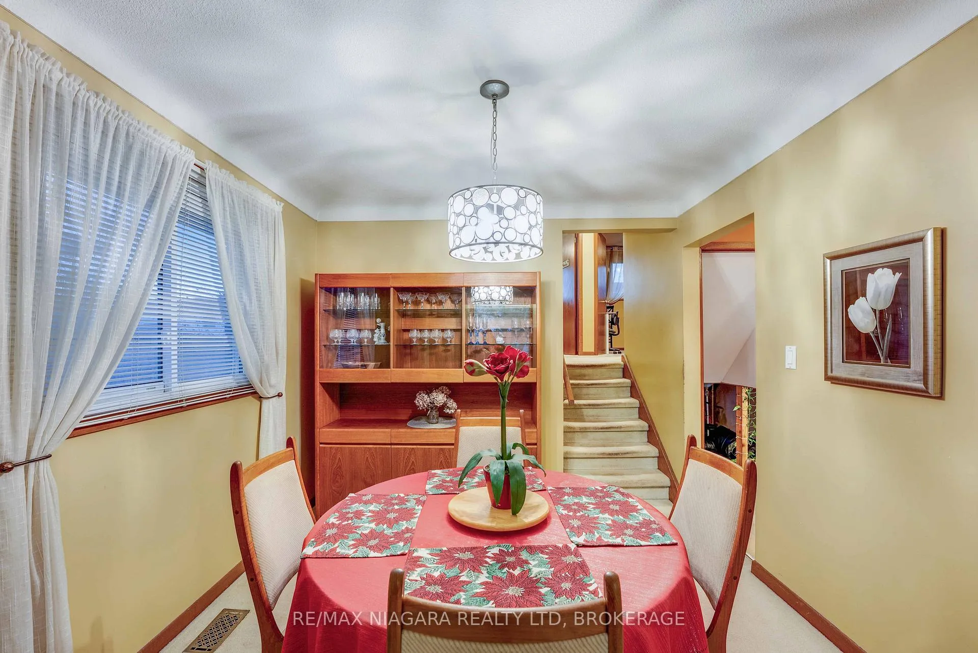Photo 9 of 5 Rene Lane, St. Catharines, Secord Woods — HOMEH
