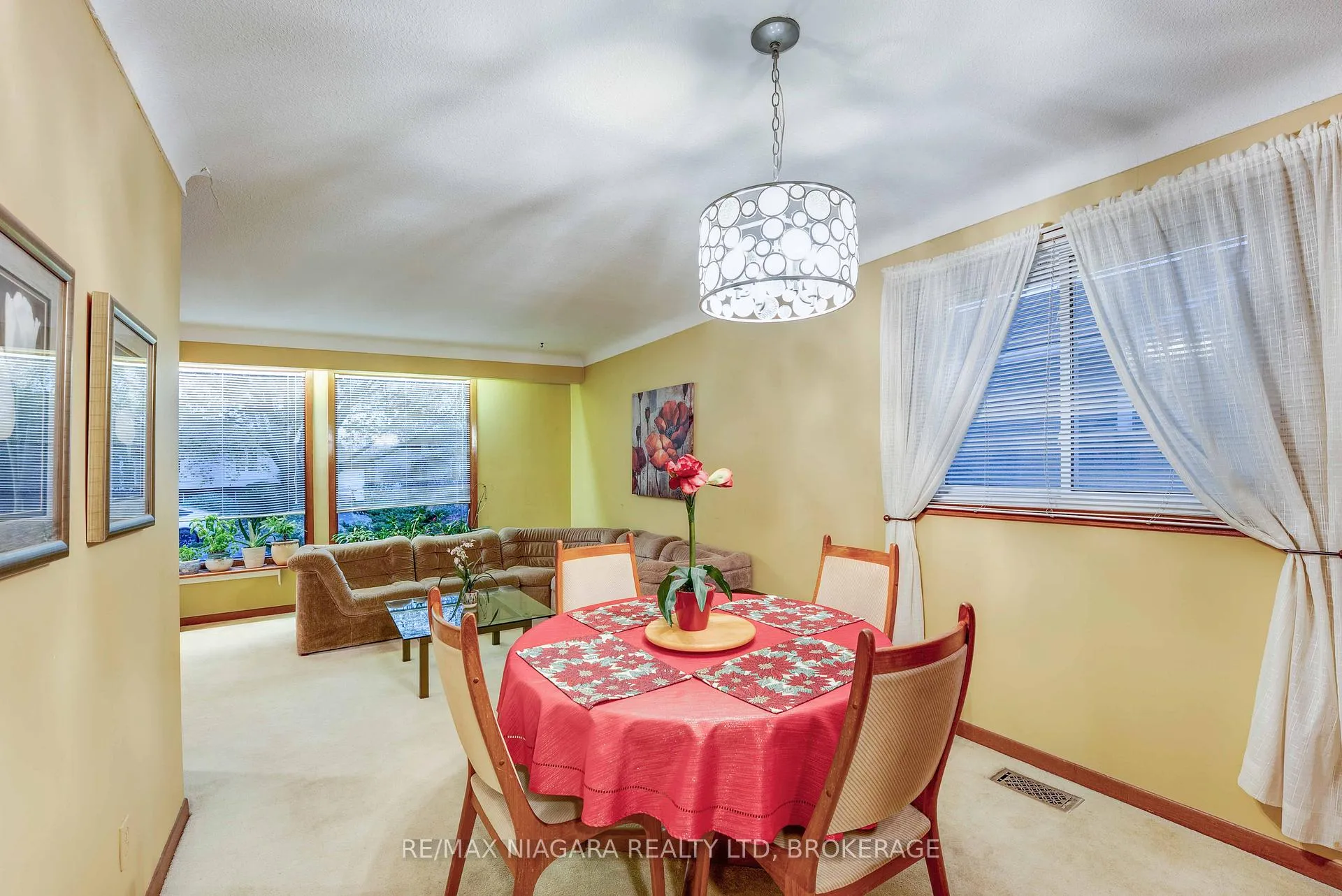 Photo 10 of 5 Rene Lane, St. Catharines, Secord Woods — HOMEH