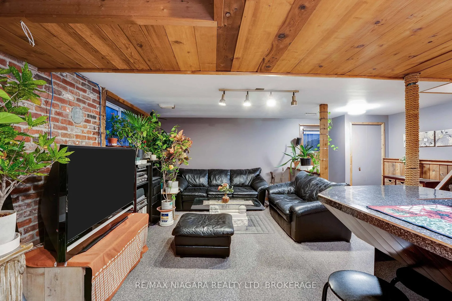Photo 26 of 5 Rene Lane, St. Catharines, Secord Woods — HOMEH