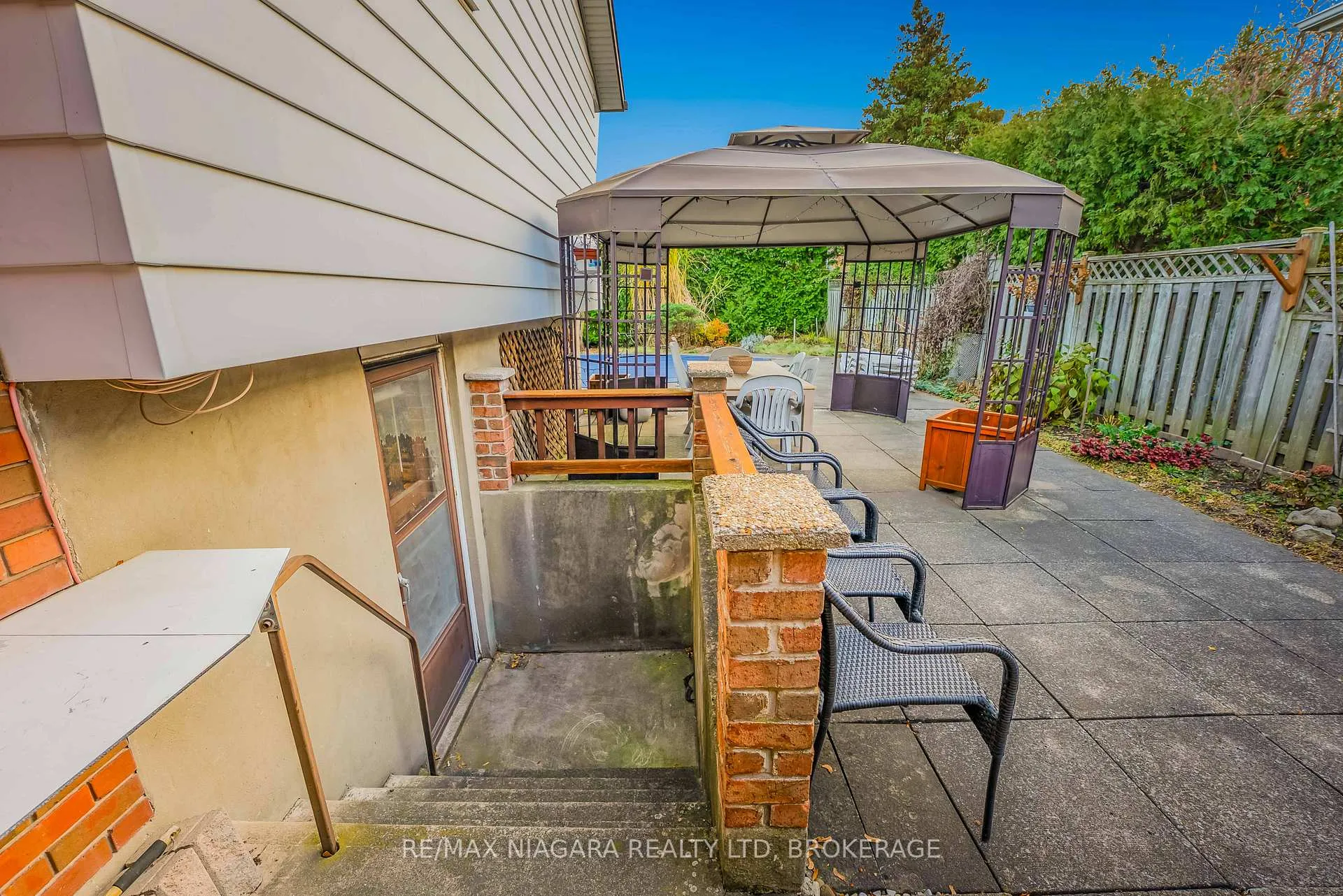 Photo 34 of 5 Rene Lane, St. Catharines, Secord Woods — HOMEH