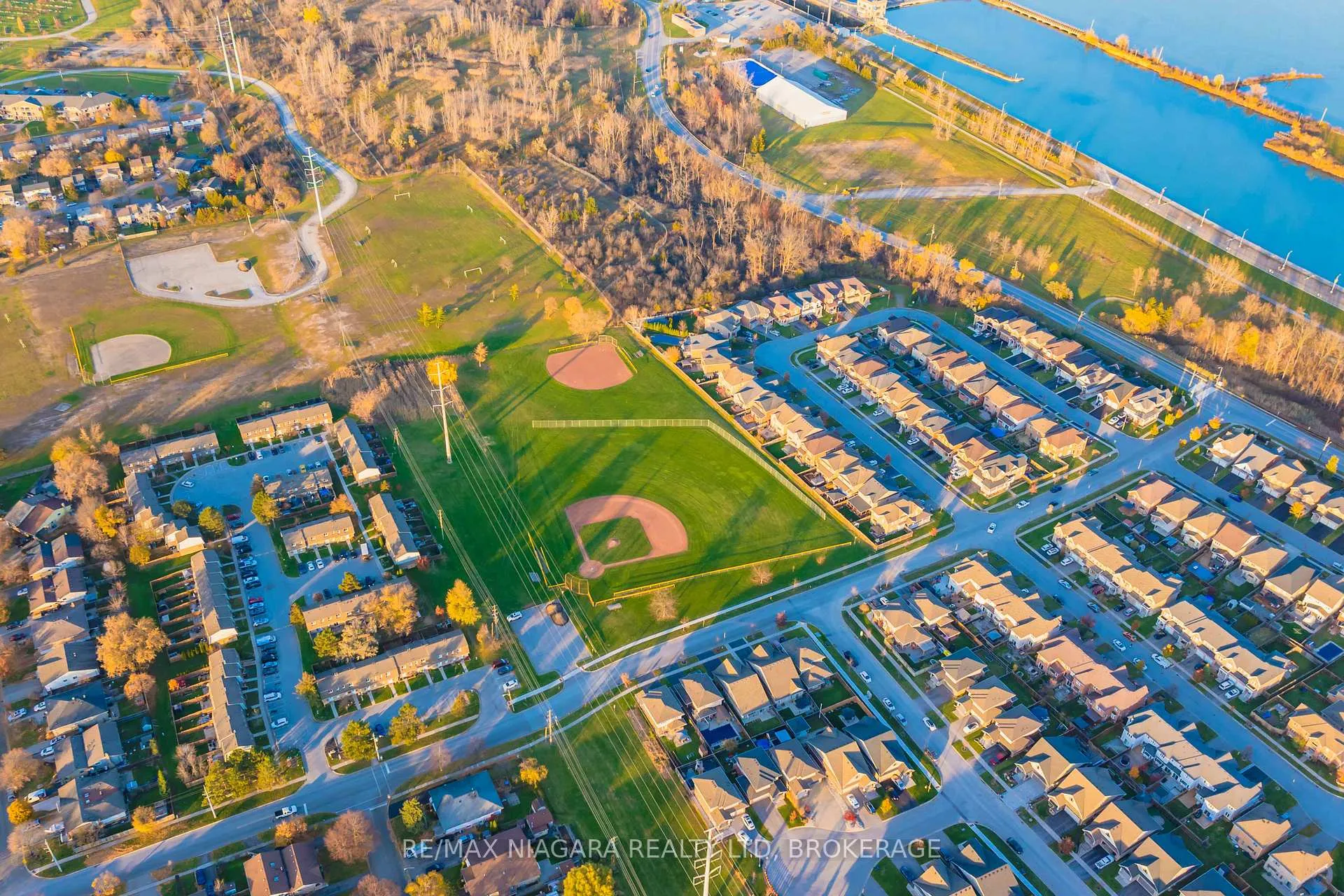 Photo 43 of 5 Rene Lane, St. Catharines, Secord Woods — HOMEH