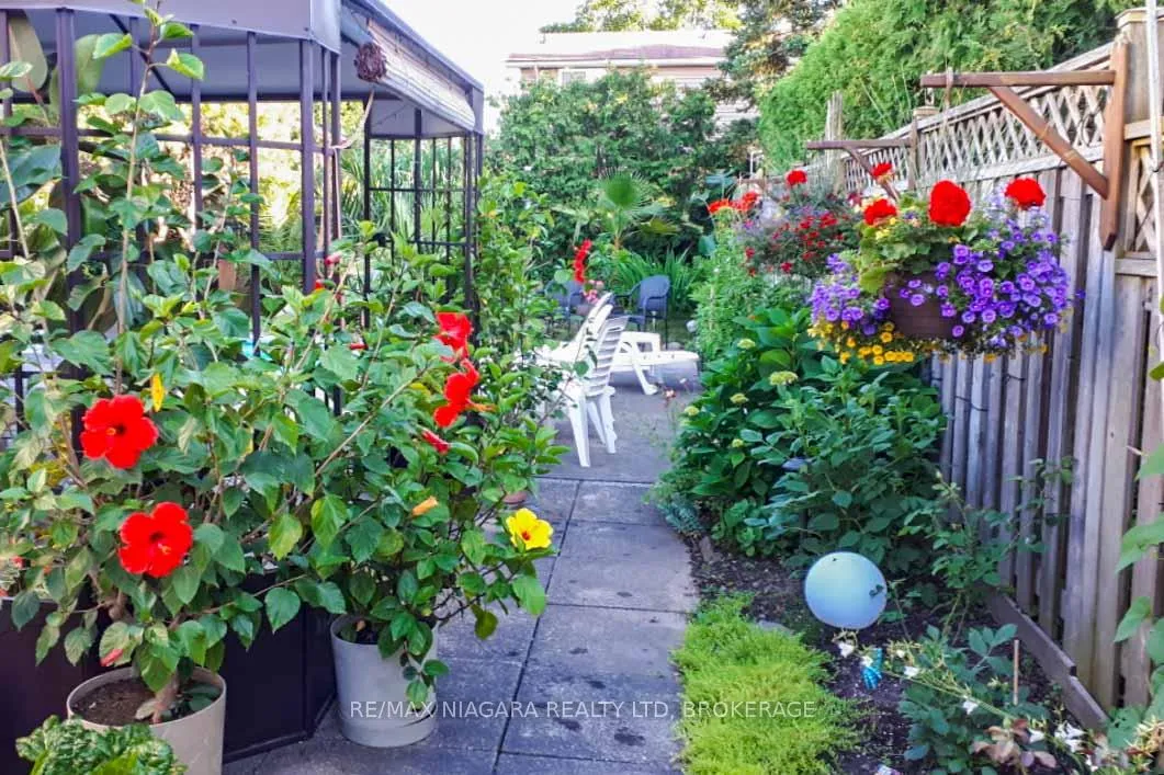 Photo 48 of 5 Rene Lane, St. Catharines, Secord Woods — HOMEH