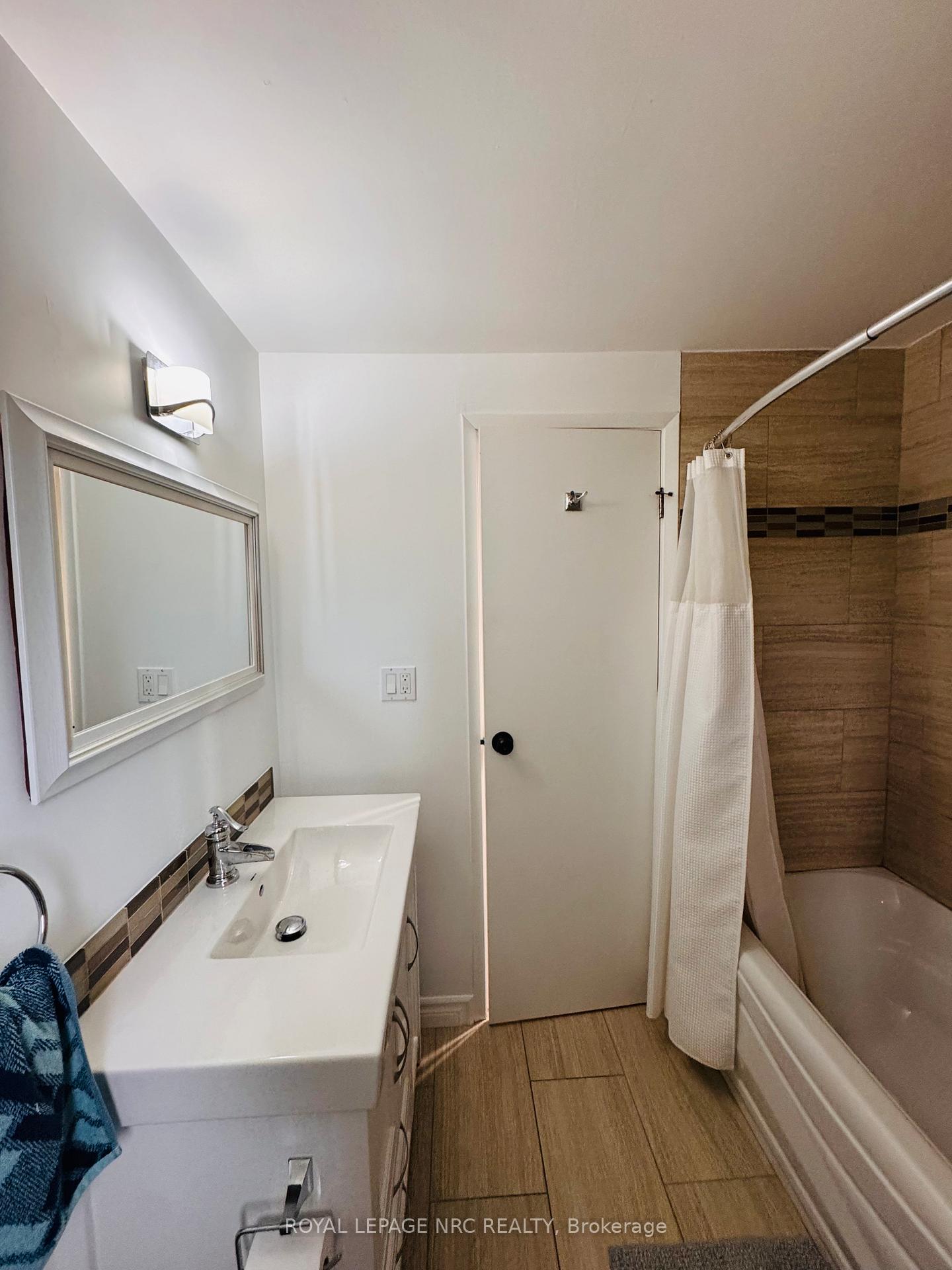 Photo 14 of 38 Lafayette Drive, St. Catharines, Lakeport — HOMEH