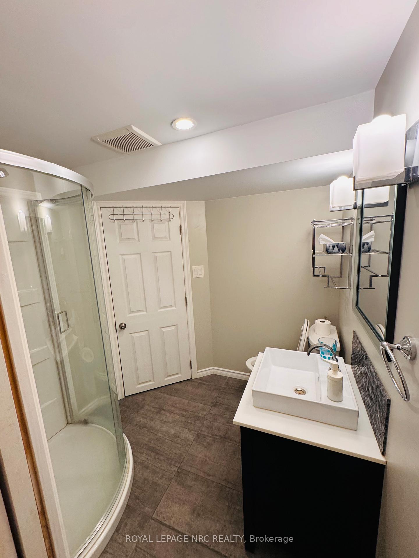 Photo 19 of 38 Lafayette Drive, St. Catharines, Lakeport — HOMEH