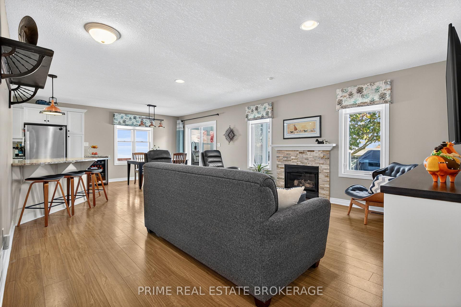 Photo 9 of 15 Harrington Crescent, St. Thomas — HOMEH