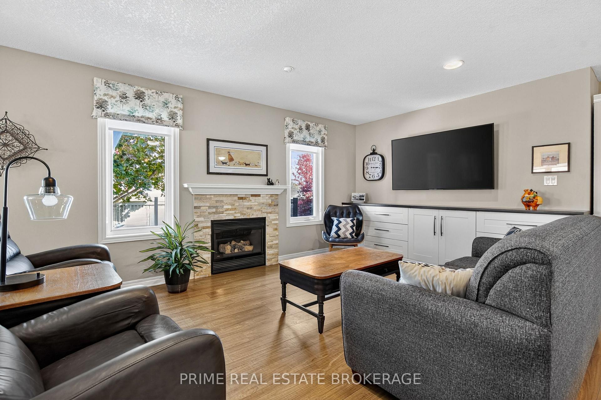 Photo 10 of 15 Harrington Crescent, St. Thomas — HOMEH