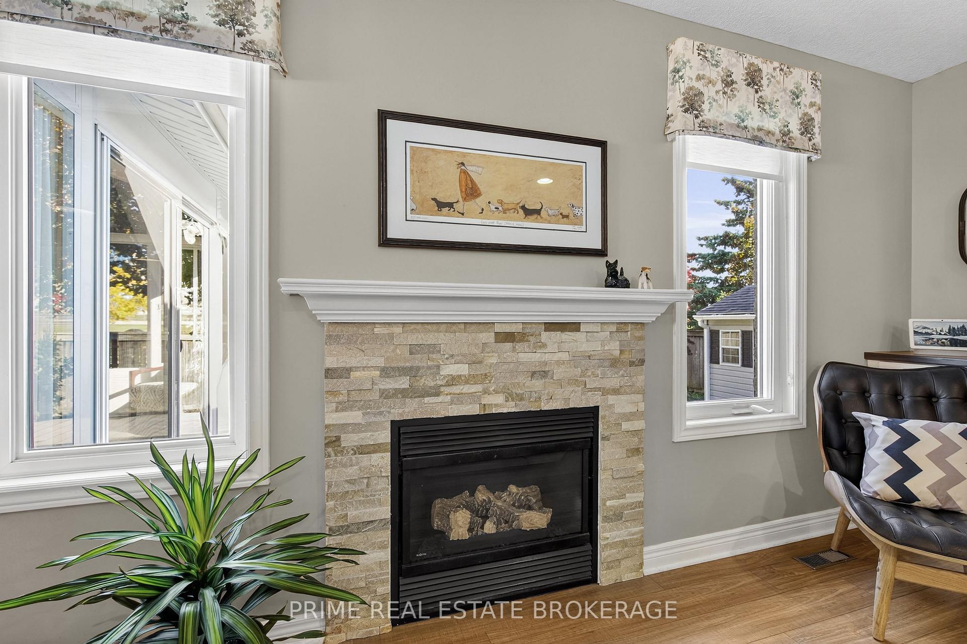 Photo 11 of 15 Harrington Crescent, St. Thomas — HOMEH