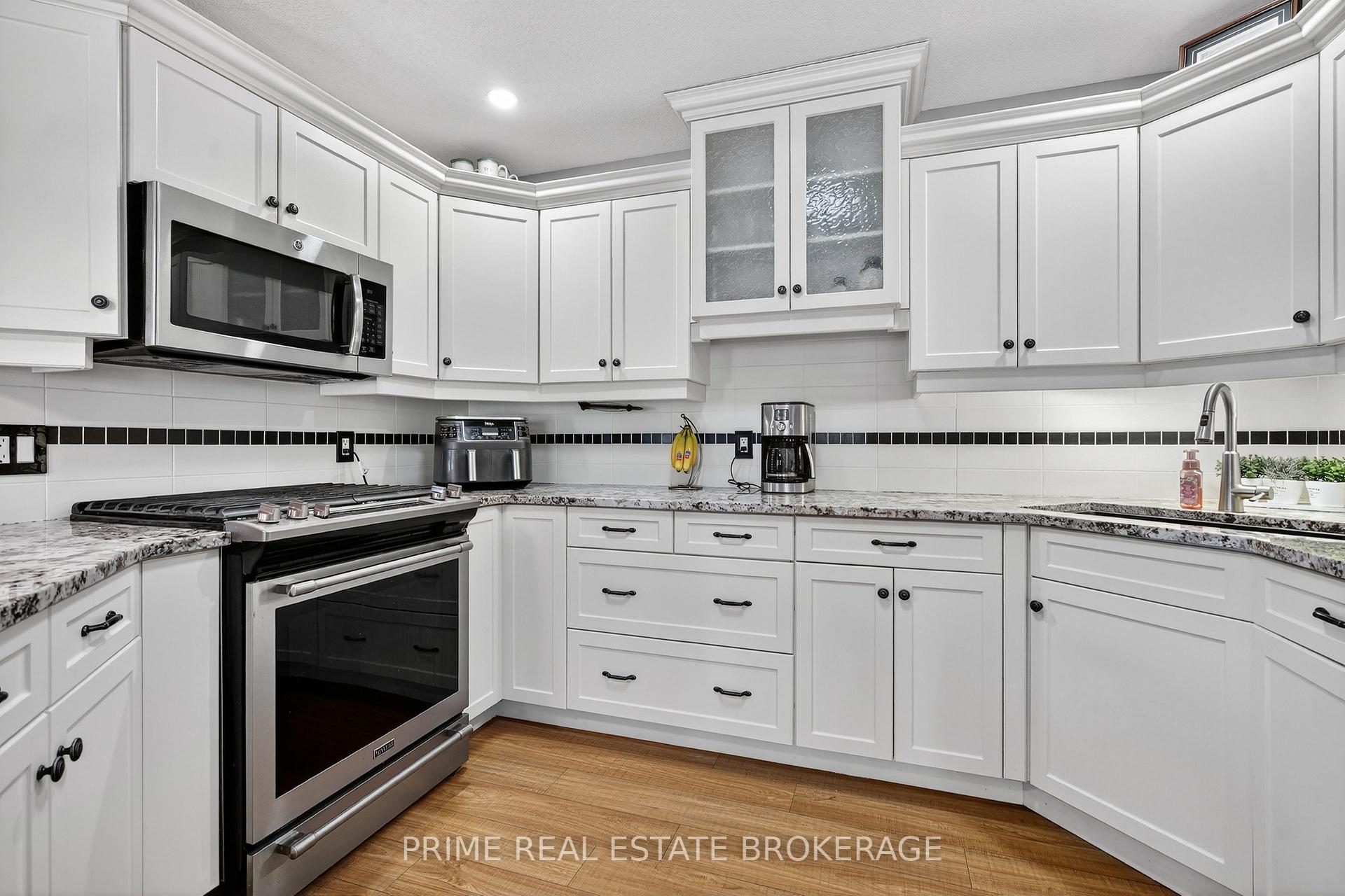 Photo 17 of 15 Harrington Crescent, St. Thomas — HOMEH