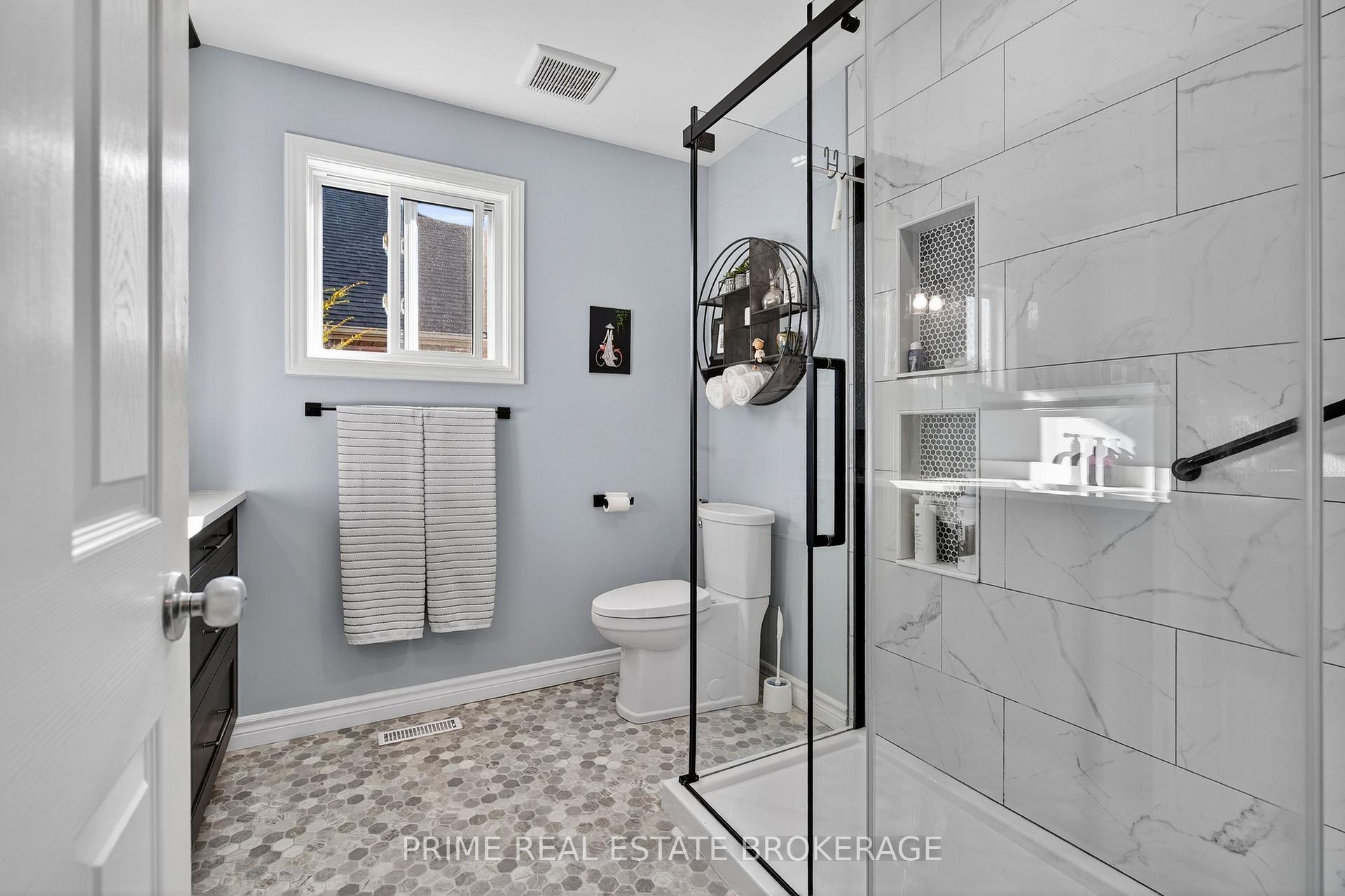 Photo 23 of 15 Harrington Crescent, St. Thomas — HOMEH