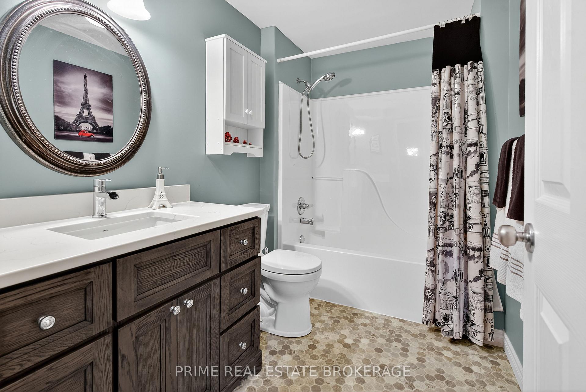 Photo 32 of 15 Harrington Crescent, St. Thomas — HOMEH