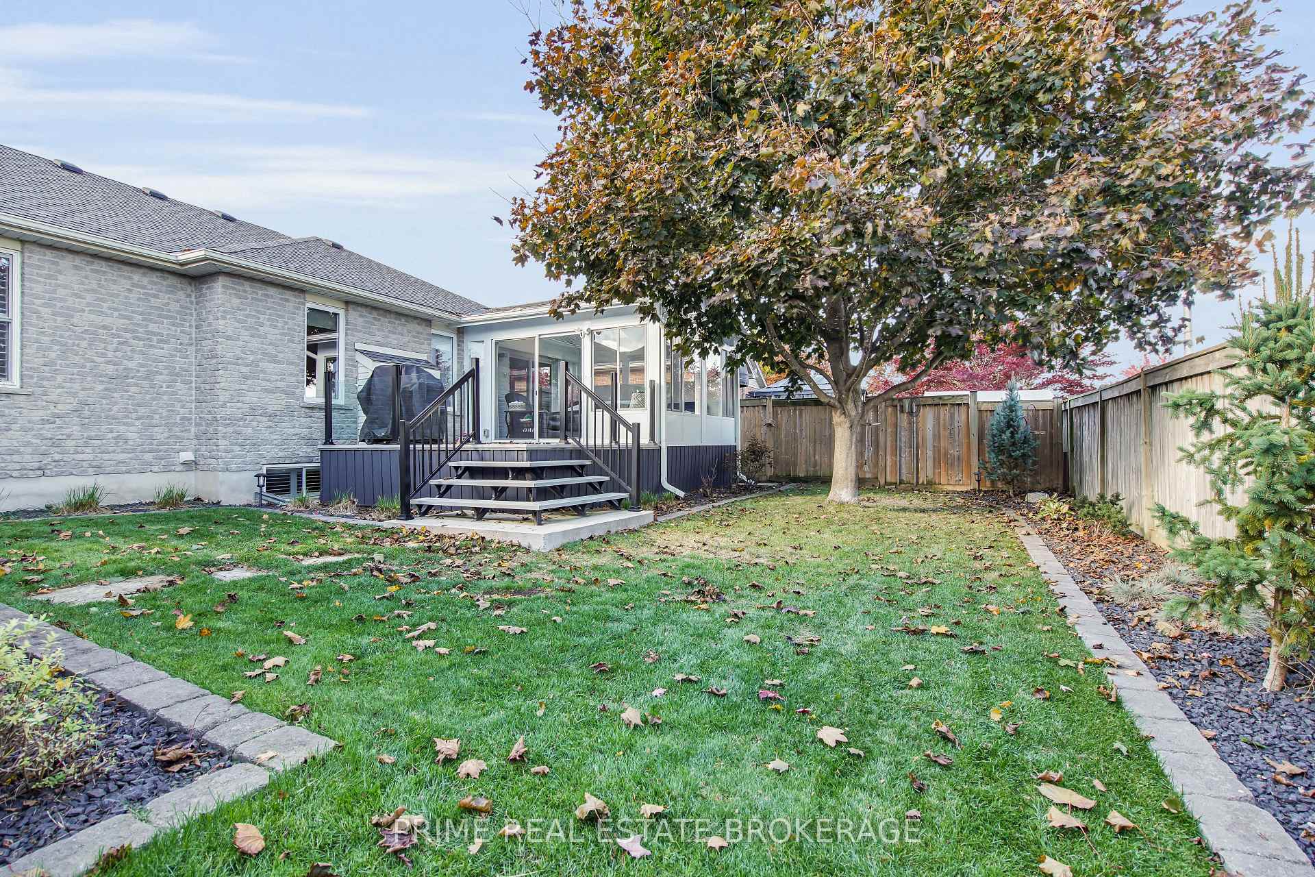 Photo 44 of 15 Harrington Crescent, St. Thomas — HOMEH