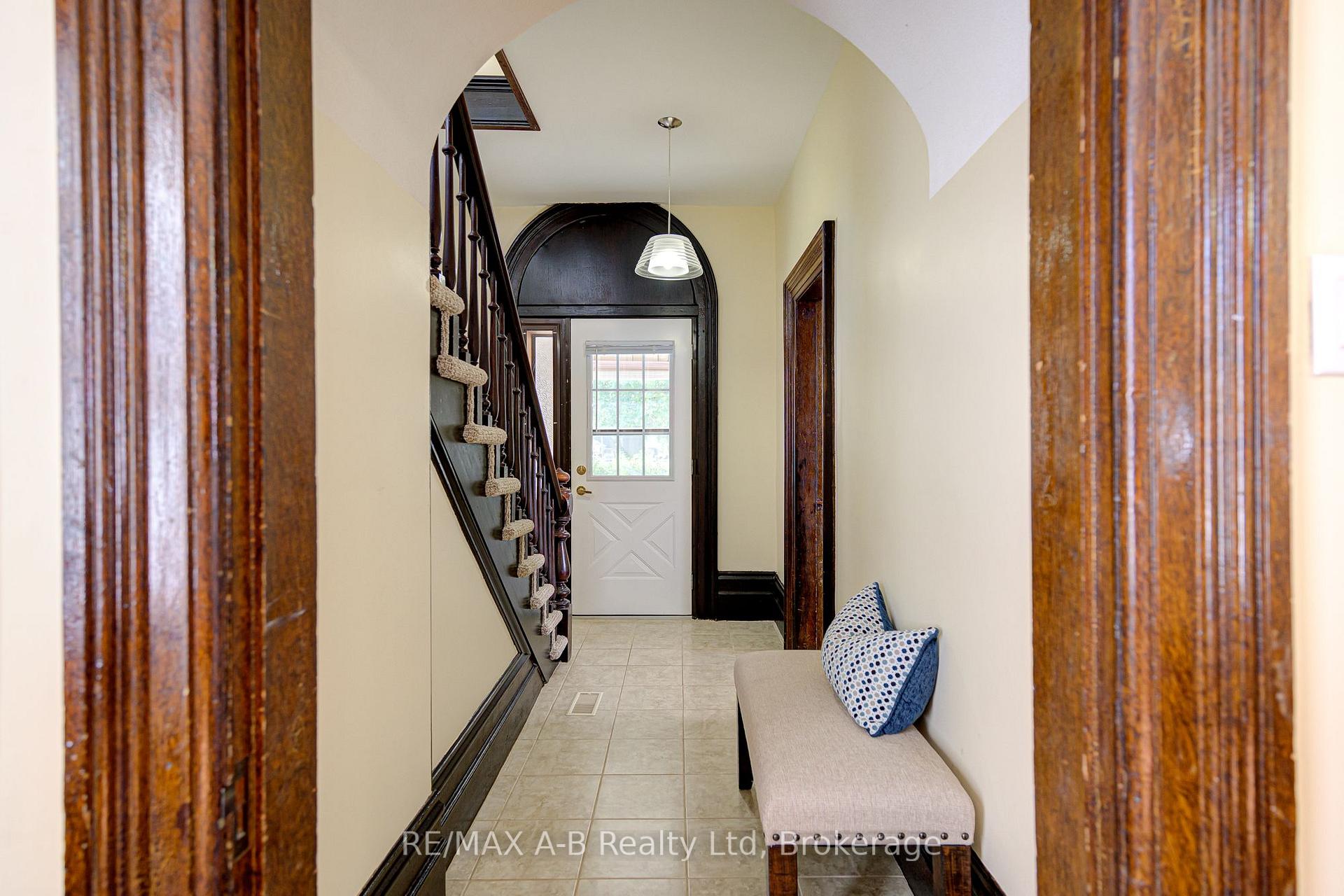 Photo 6 of 137 Dufferin Street, Stratford — HOMEH