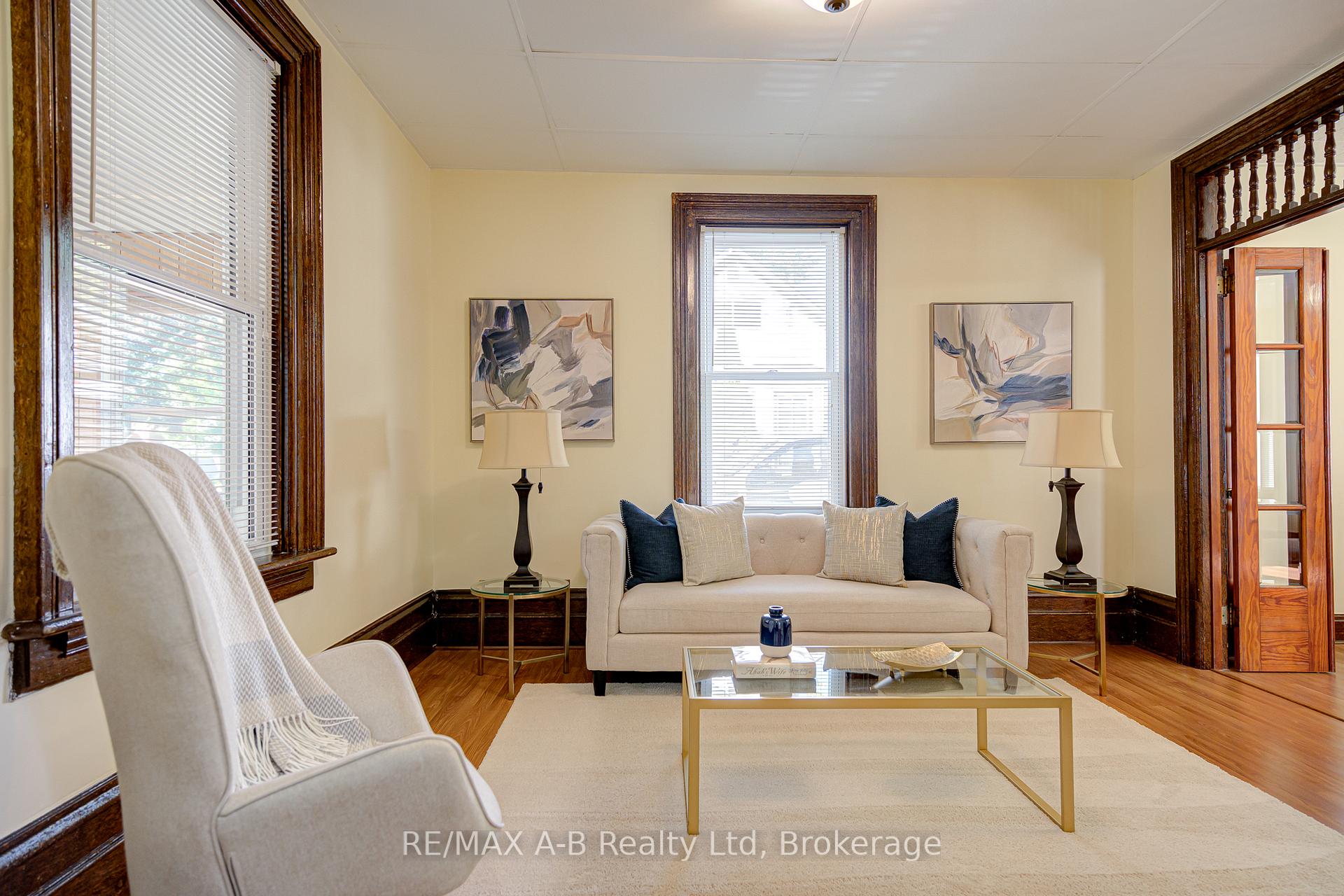 Photo 11 of 137 Dufferin Street, Stratford — HOMEH