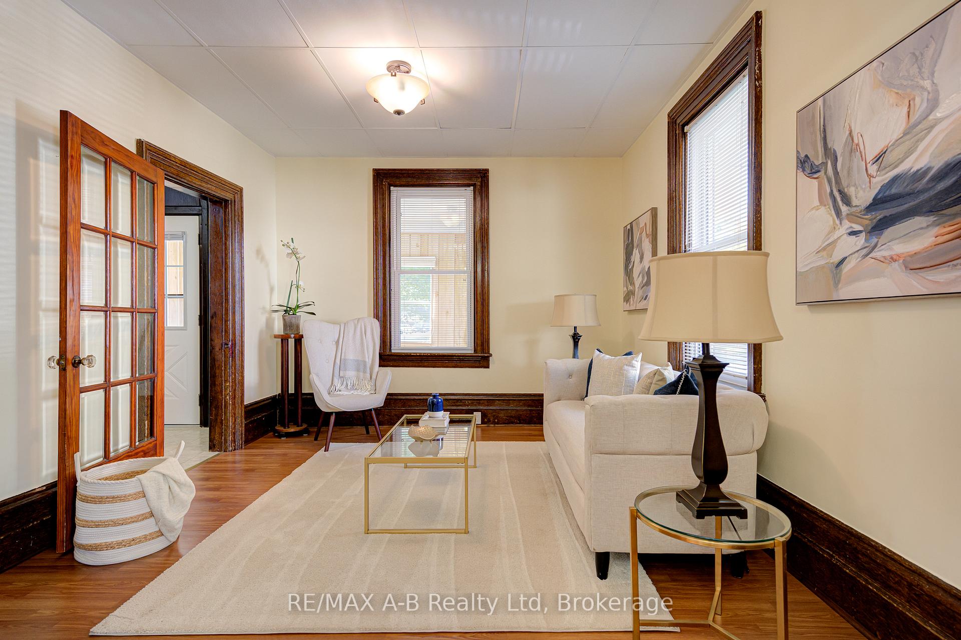Photo 12 of 137 Dufferin Street, Stratford — HOMEH