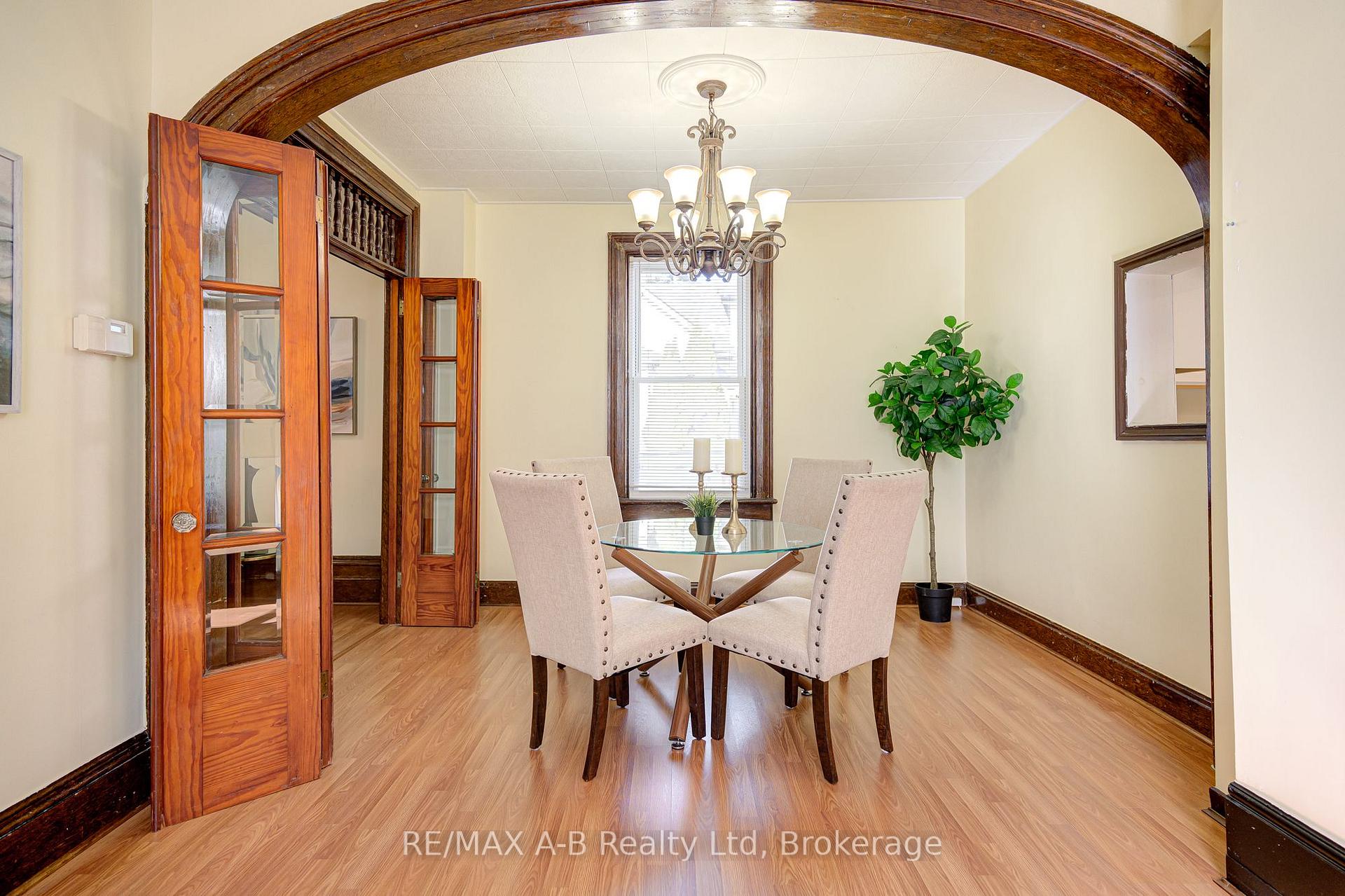 Photo 14 of 137 Dufferin Street, Stratford — HOMEH