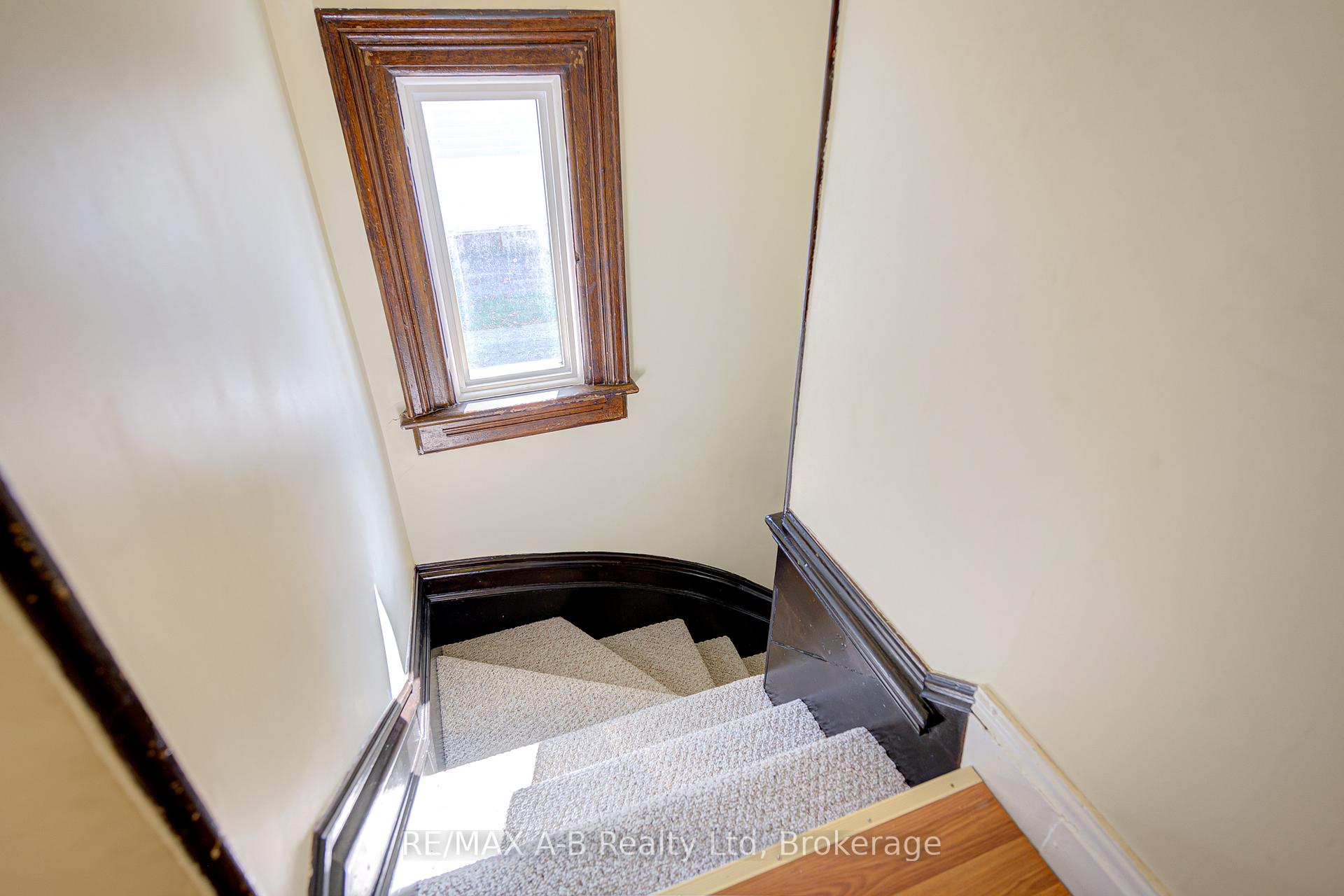 Photo 27 of 137 Dufferin Street, Stratford — HOMEH