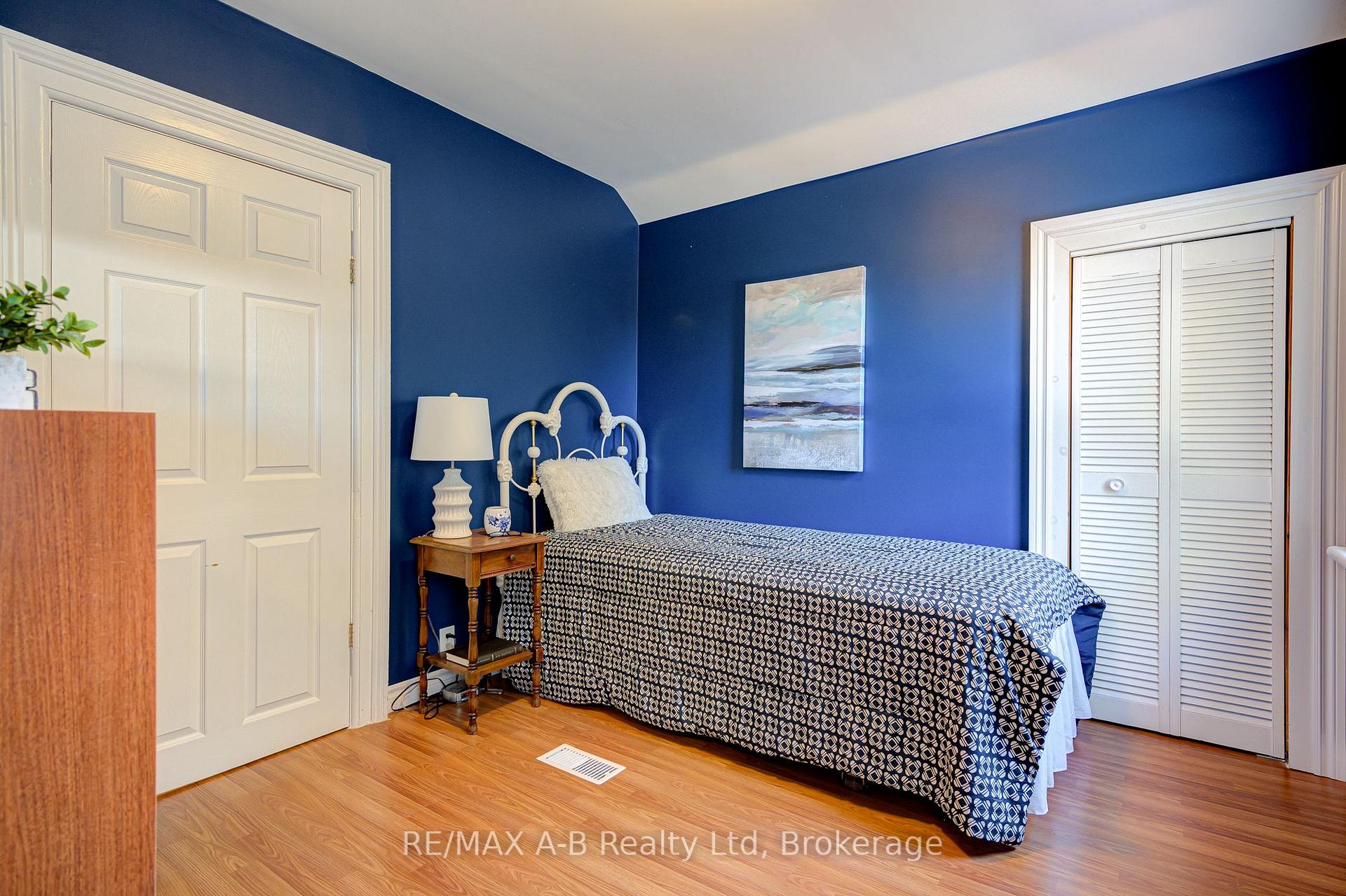 Photo 29 of 137 Dufferin Street, Stratford — HOMEH