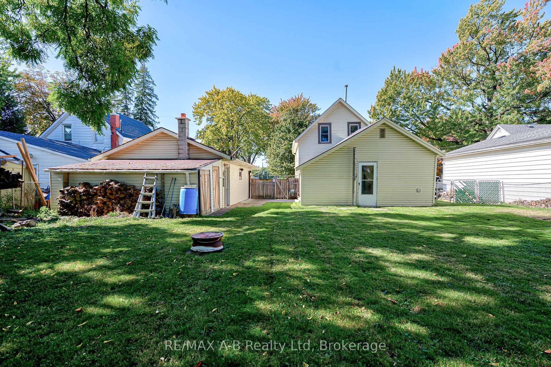 Photo 36 of 137 Dufferin Street, Stratford — HOMEH