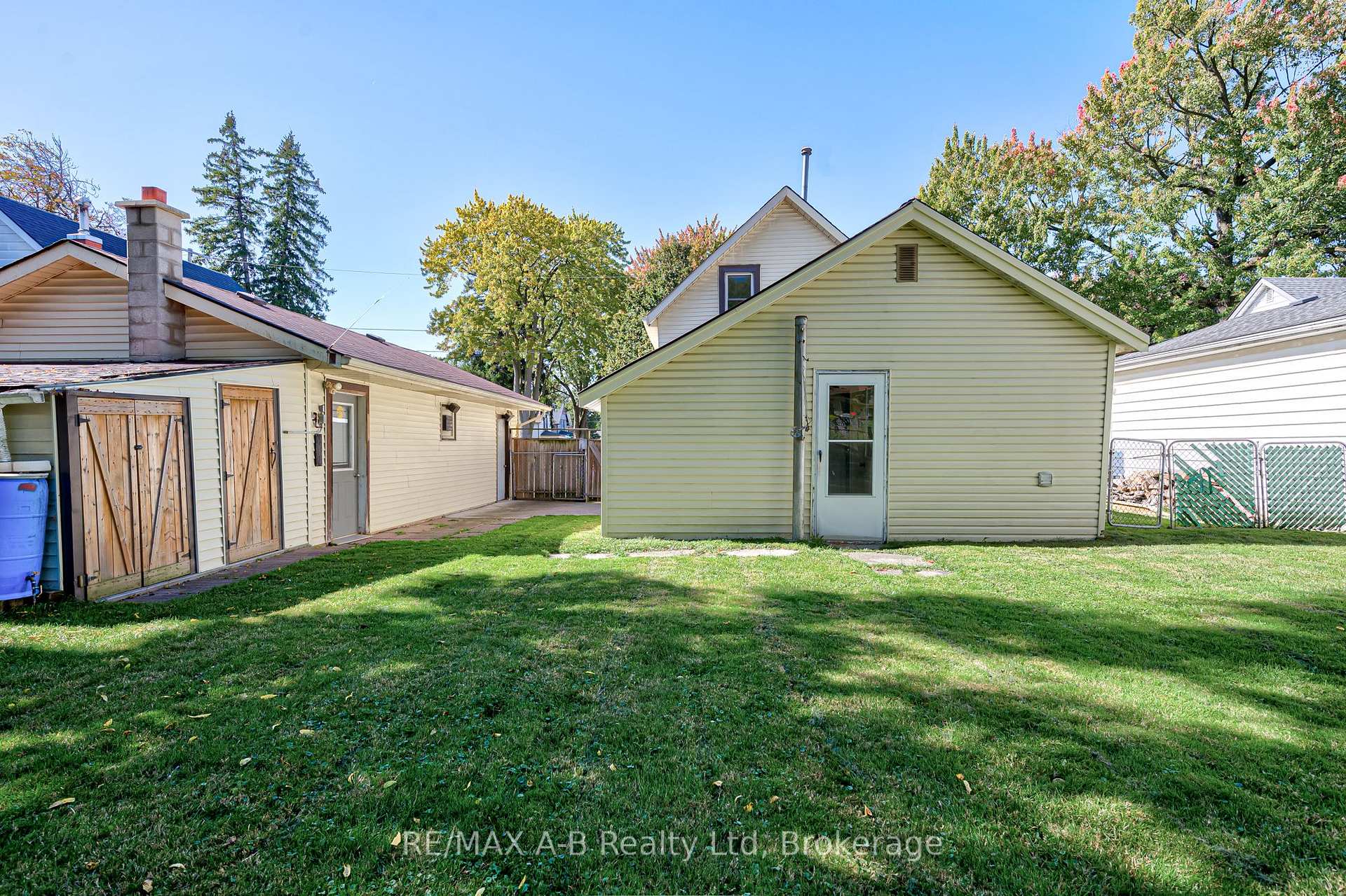 Photo 38 of 137 Dufferin Street, Stratford — HOMEH