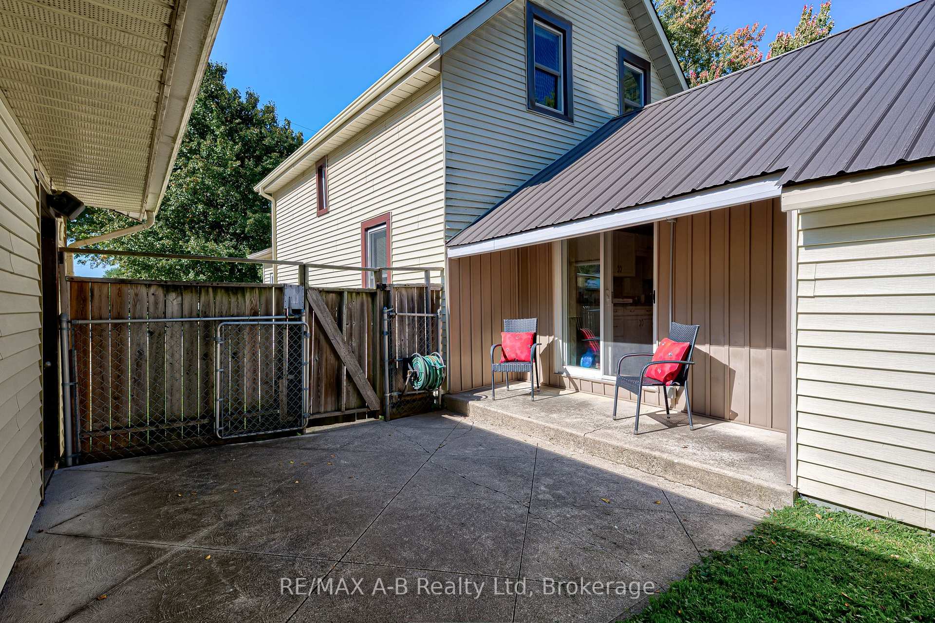 Photo 41 of 137 Dufferin Street, Stratford — HOMEH