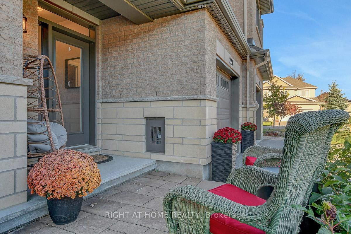Photo 3 of 229 Purchase Crescent, Ottawa, Stittsville (South) — HOMEH