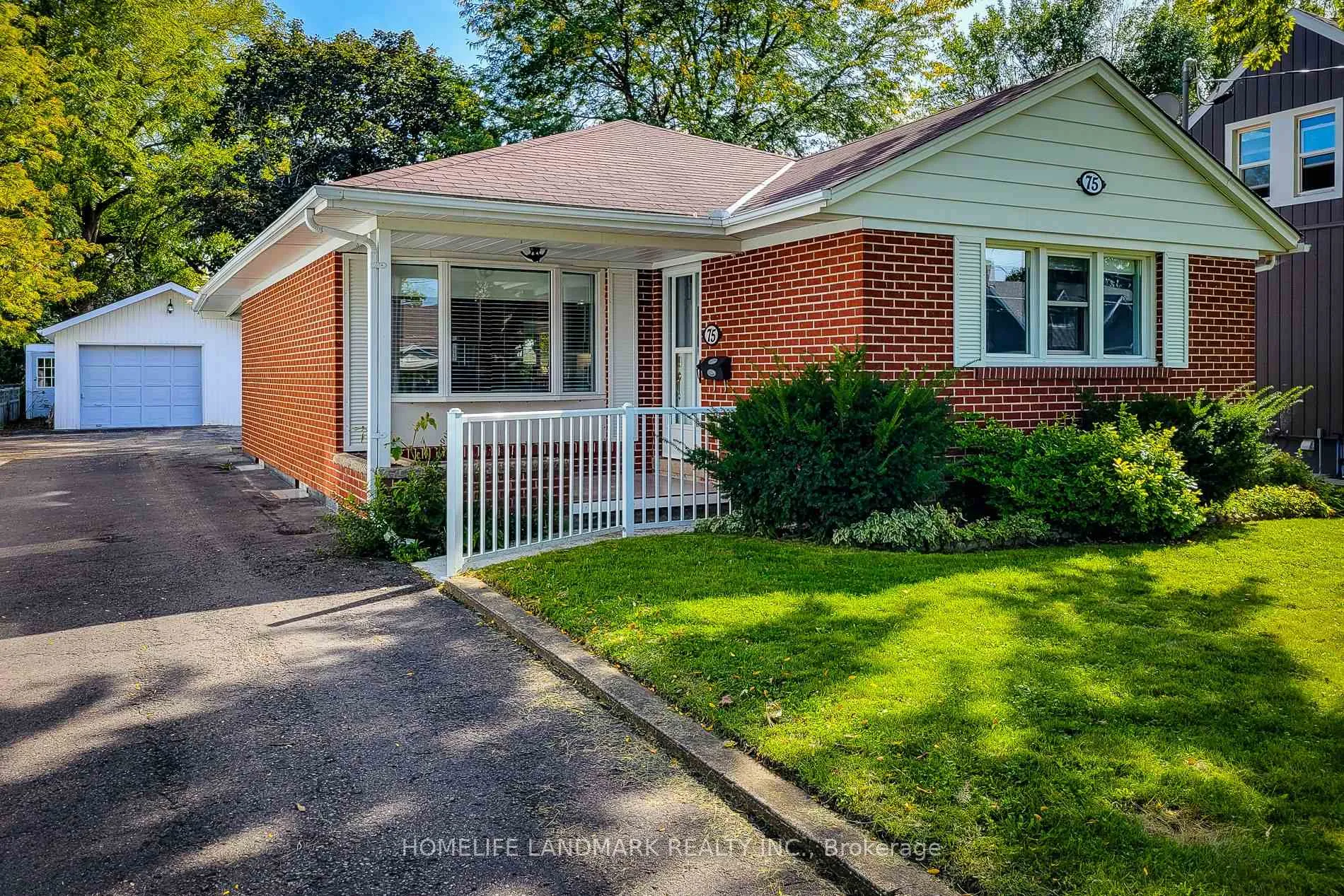 Photo 3 of Unit Upper, 75 Bayview Drive, St. Catharines, Port Dalhousie — HOMEH