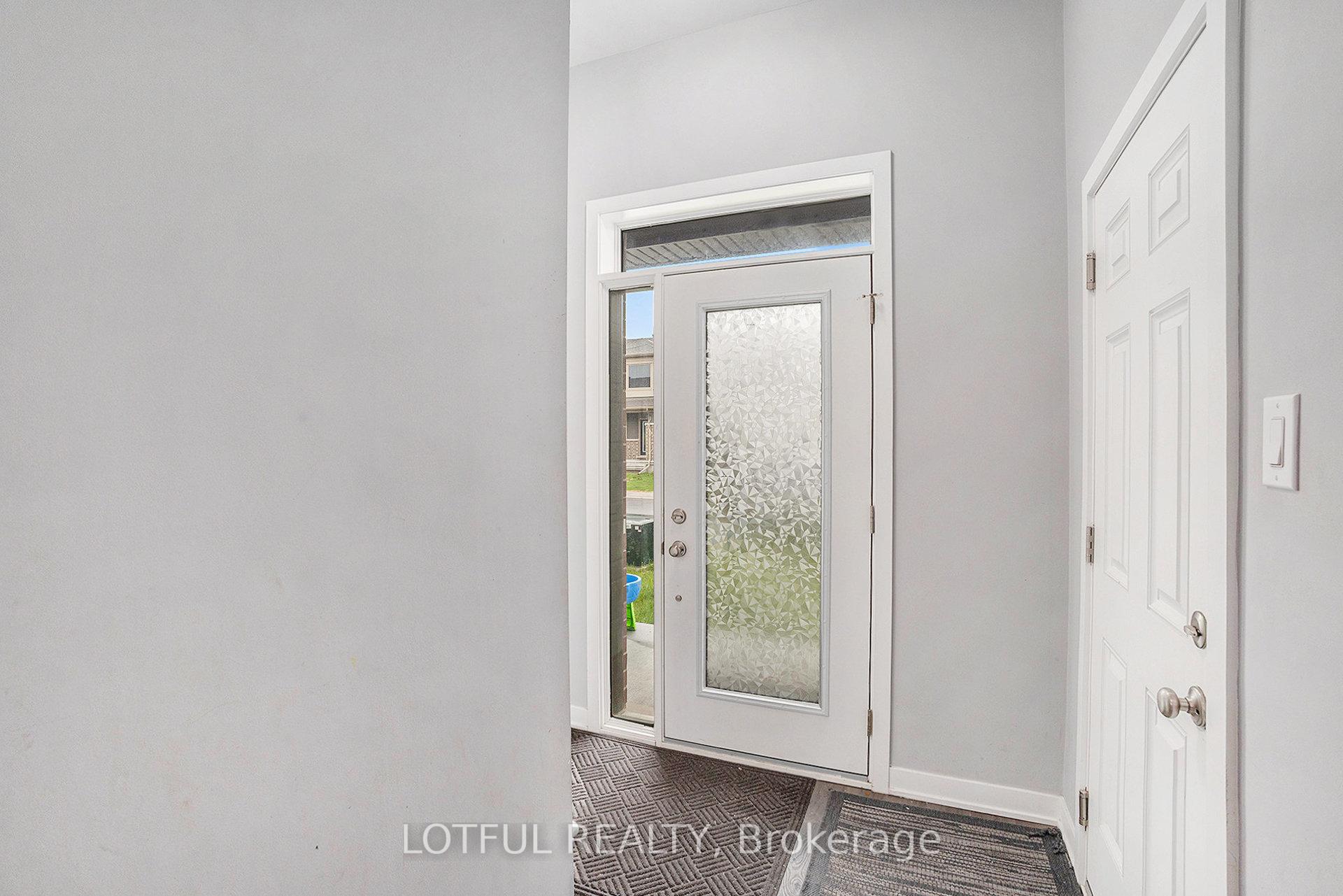 Photo 2 of 353 Crossway Terrace, Ottawa, Stittsville (North) — HOMEH
