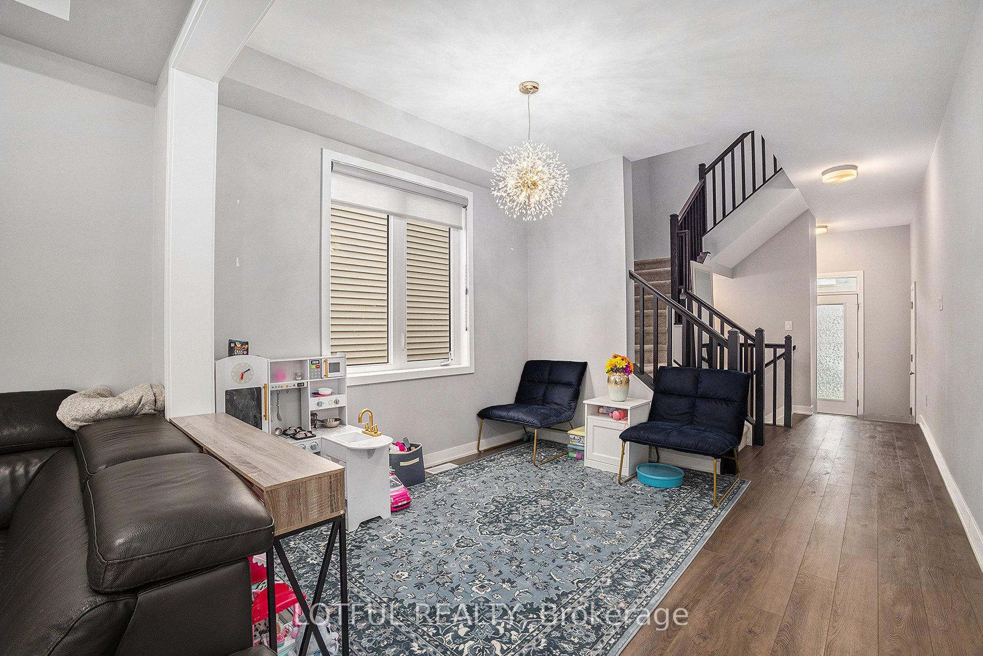 Photo 6 of 353 Crossway Terrace, Ottawa, Stittsville (North) — HOMEH