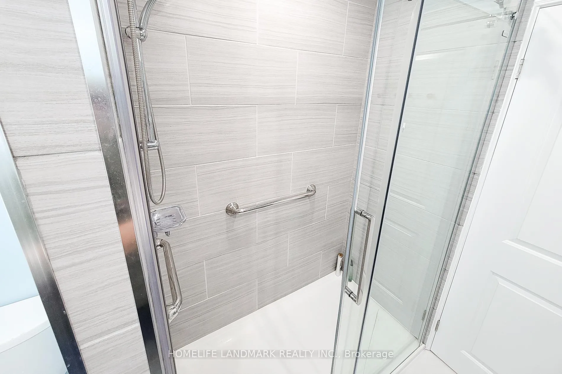Photo 13 of 75 Bayview Drive, St. Catharines, Port Dalhousie — HOMEH
