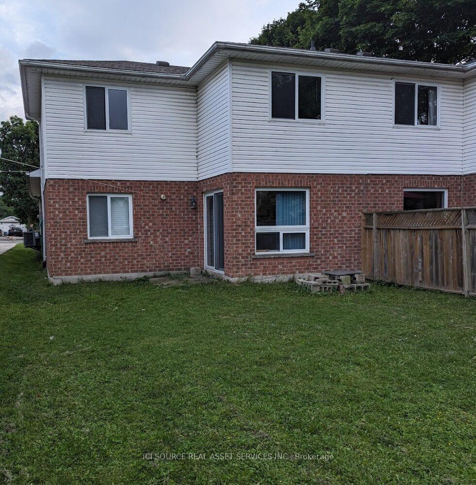 Photo 20 of 462 Albert Street, Stratford — HOMEH