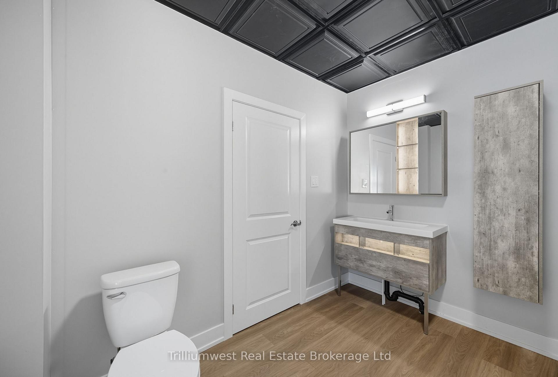 Photo 7 of 60 1/2 St Catharine Street, St. Thomas — HOMEH