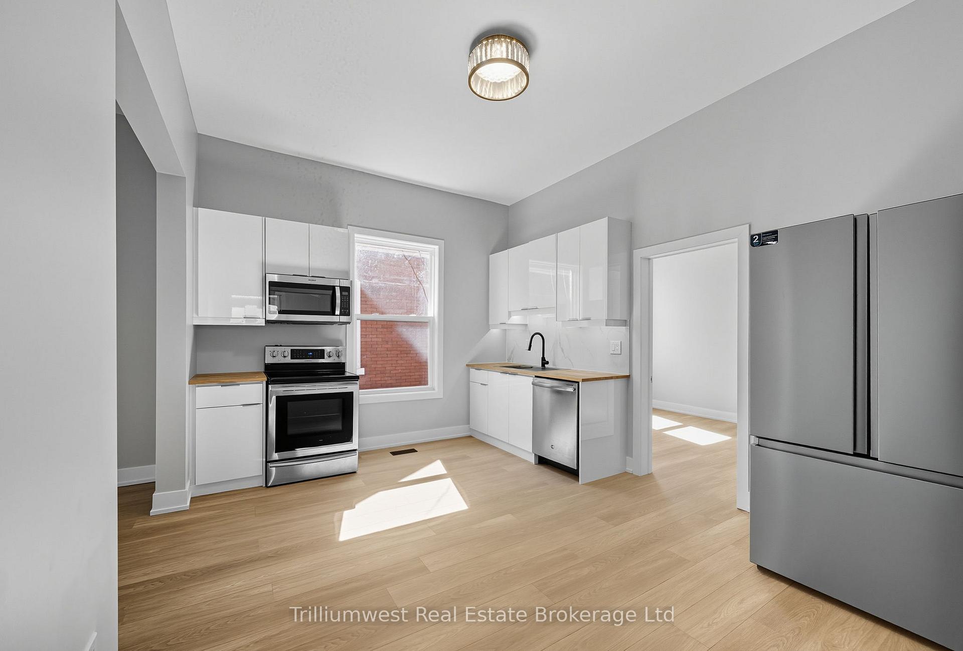 Photo 13 of 60 1/2 St Catharine Street, St. Thomas — HOMEH
