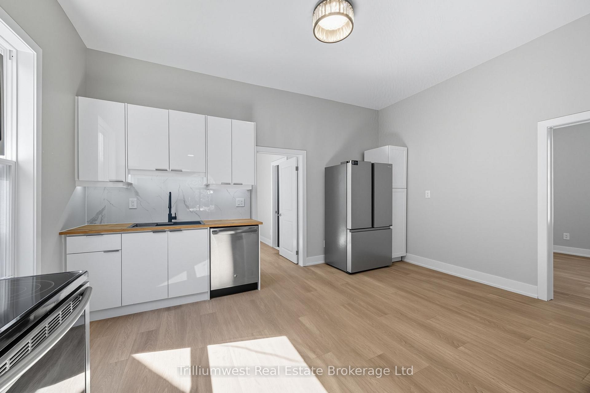 Photo 15 of 60 1/2 St Catharine Street, St. Thomas — HOMEH