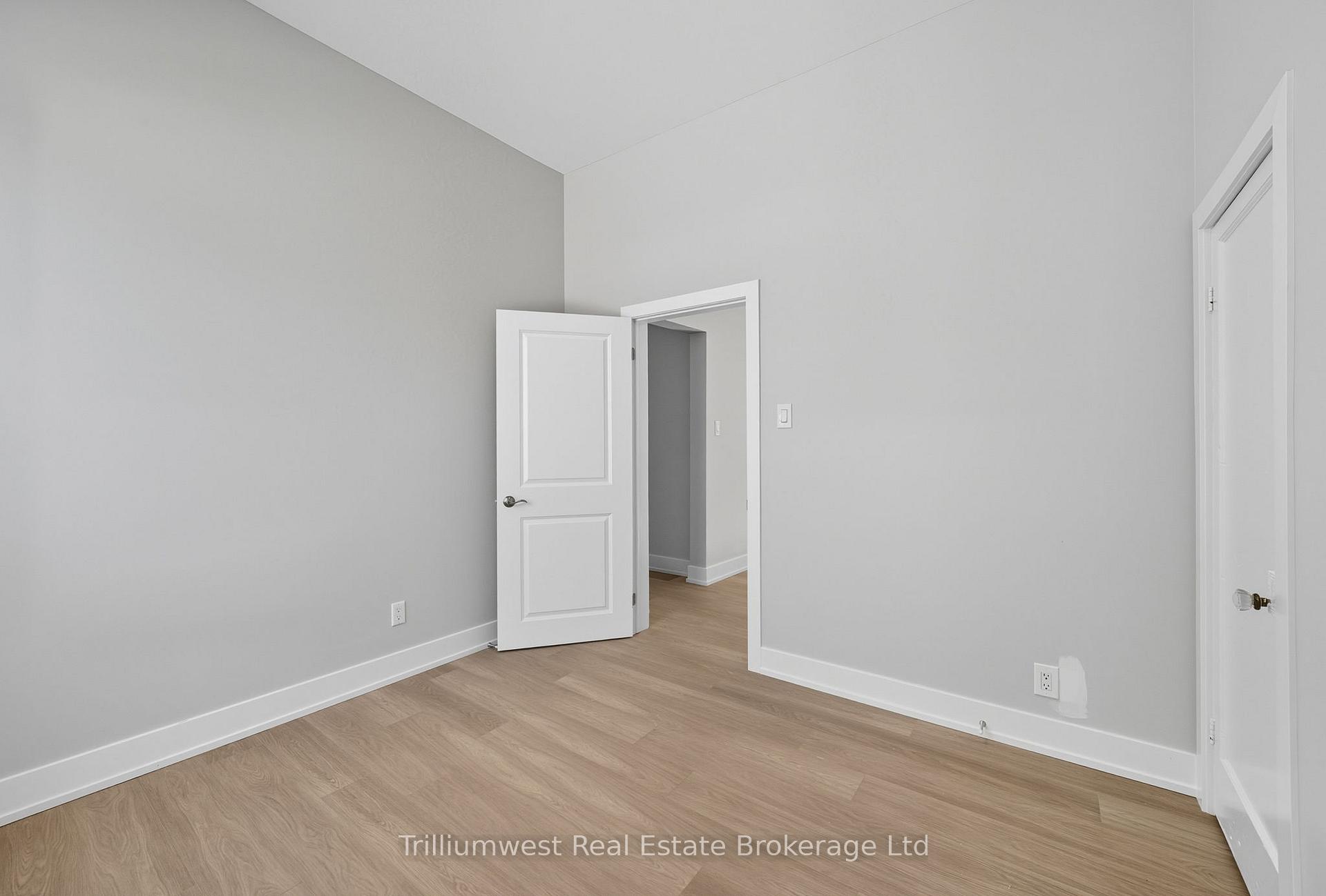 Photo 18 of 60 1/2 St Catharine Street, St. Thomas — HOMEH
