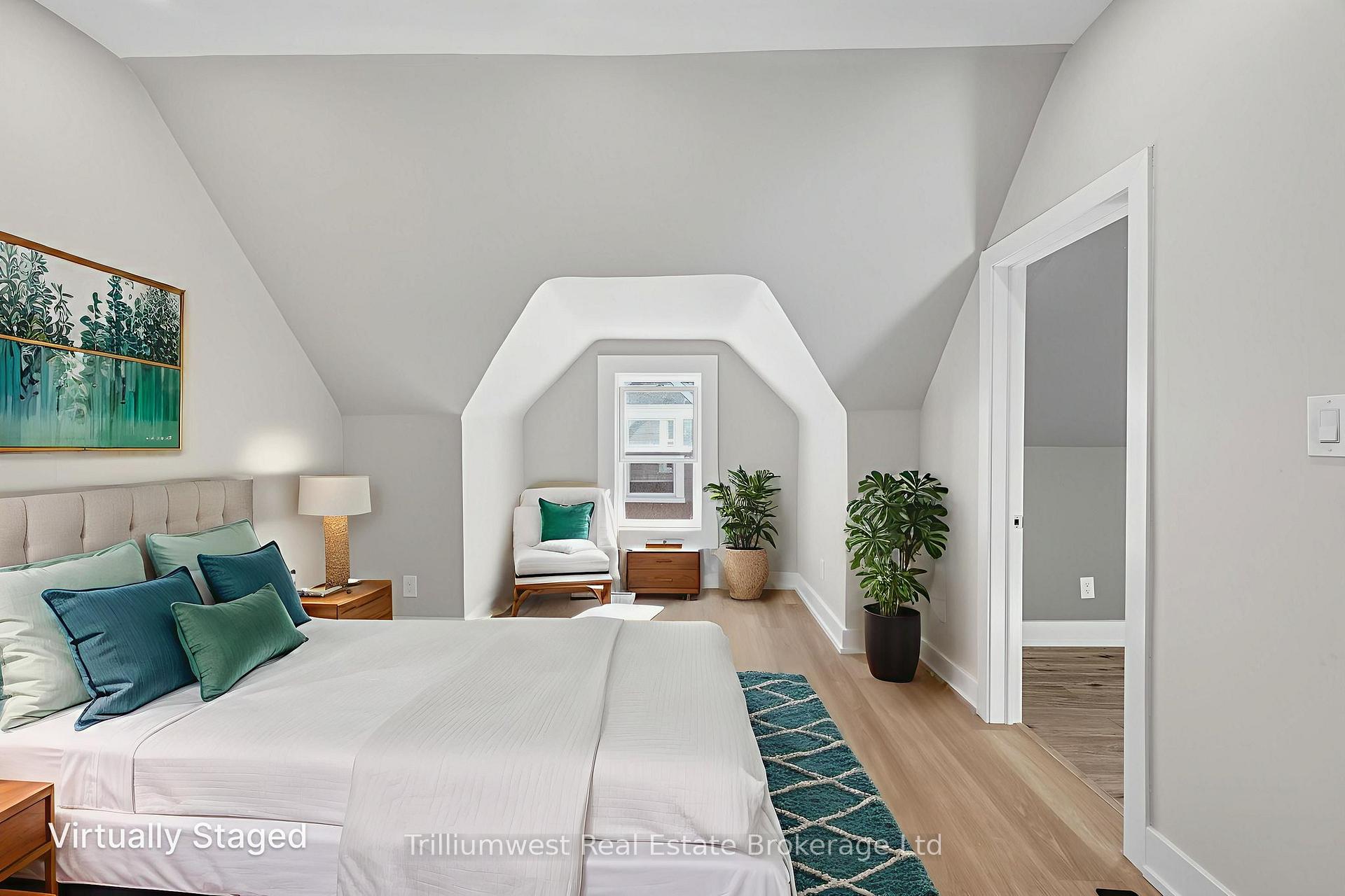 Photo 24 of 60 1/2 St Catharine Street, St. Thomas — HOMEH