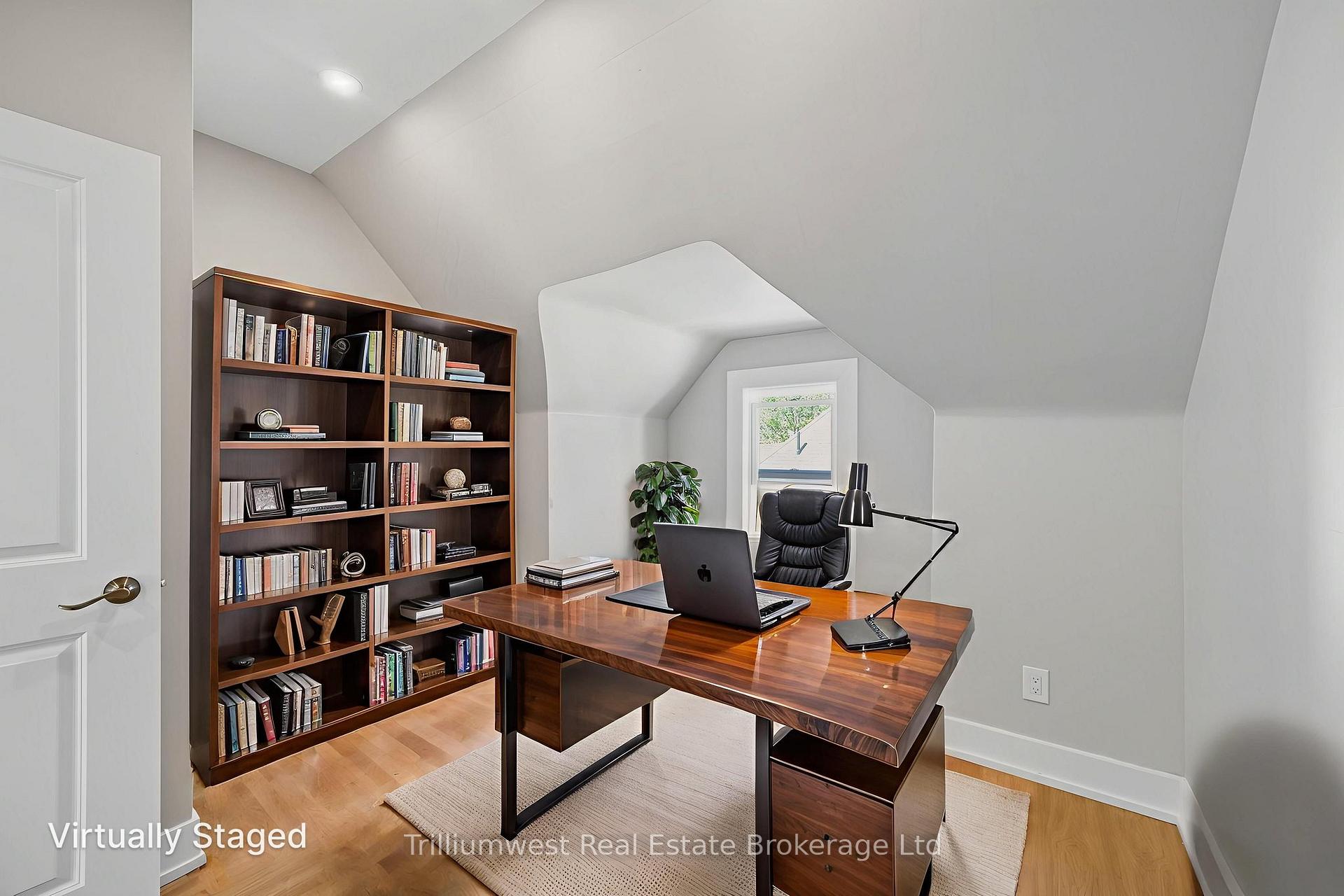 Photo 28 of 60 1/2 St Catharine Street, St. Thomas — HOMEH
