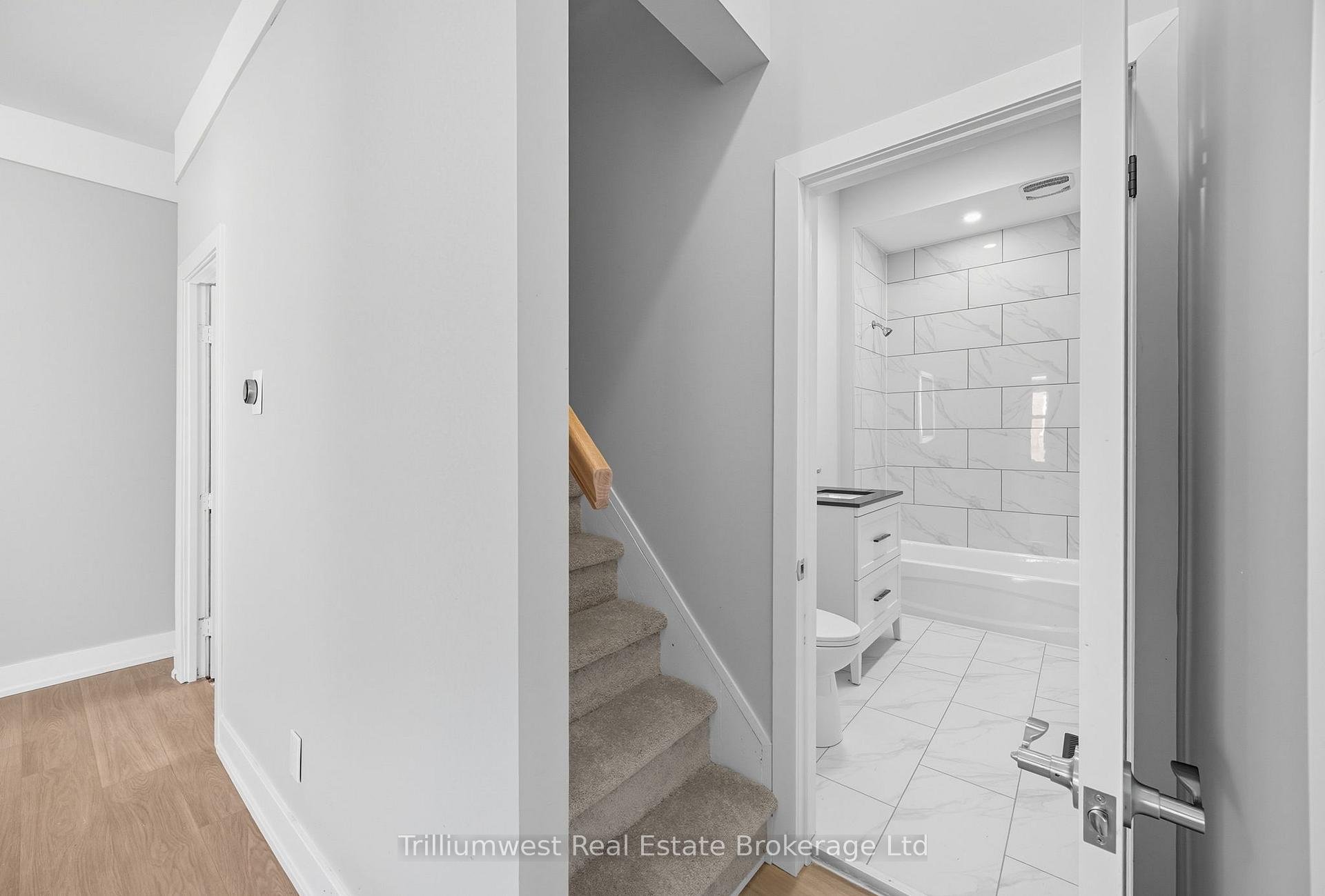 Photo 34 of 60 1/2 St Catharine Street, St. Thomas — HOMEH