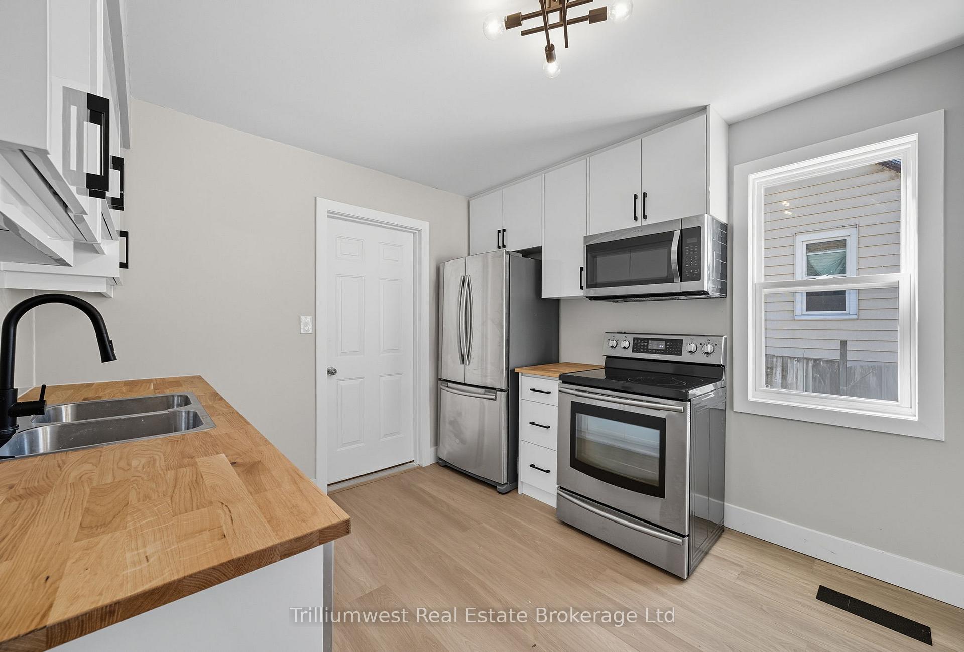 Photo 40 of 60 1/2 St Catharine Street, St. Thomas — HOMEH